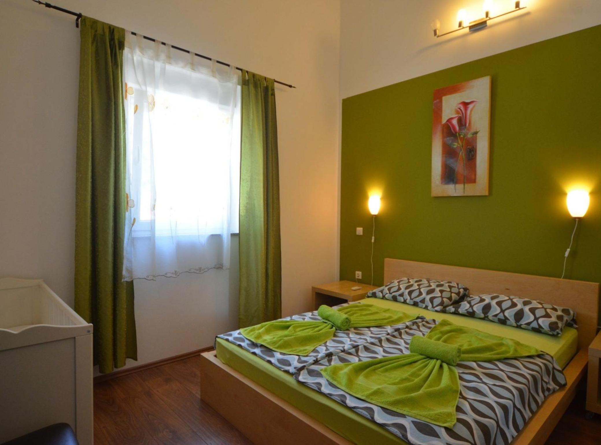 Four Bedroom photo 1