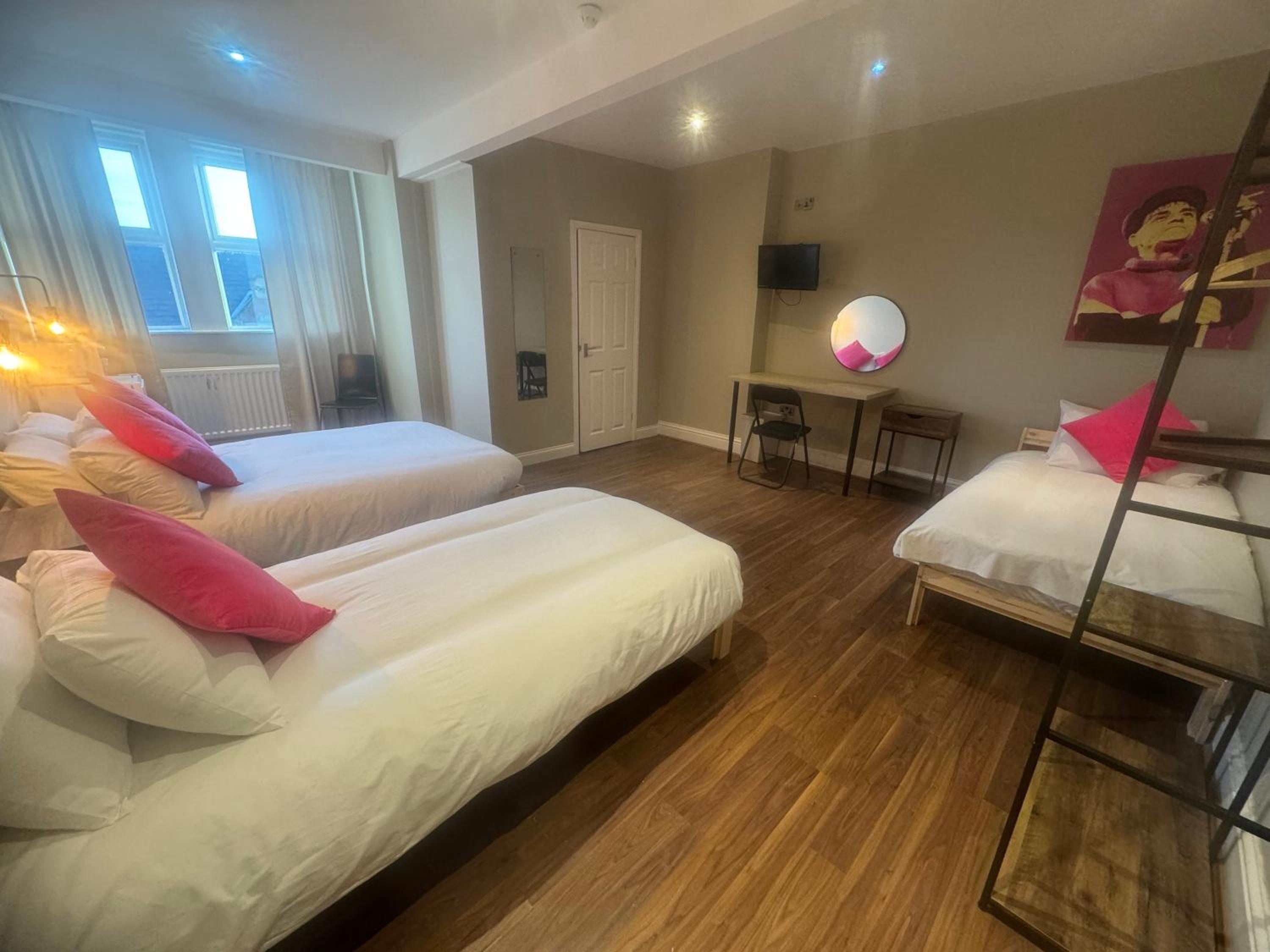 Quadruple Room photo 2