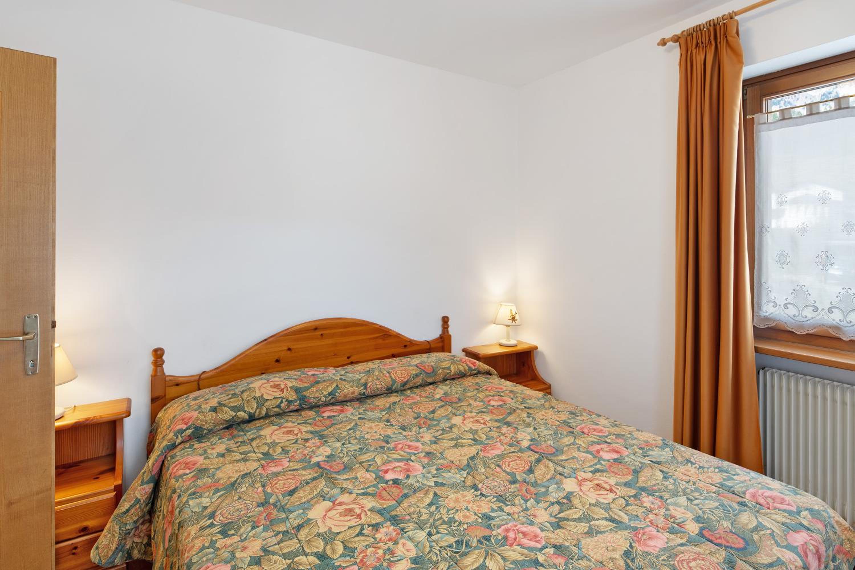 Superior One-Bedroom Apartment