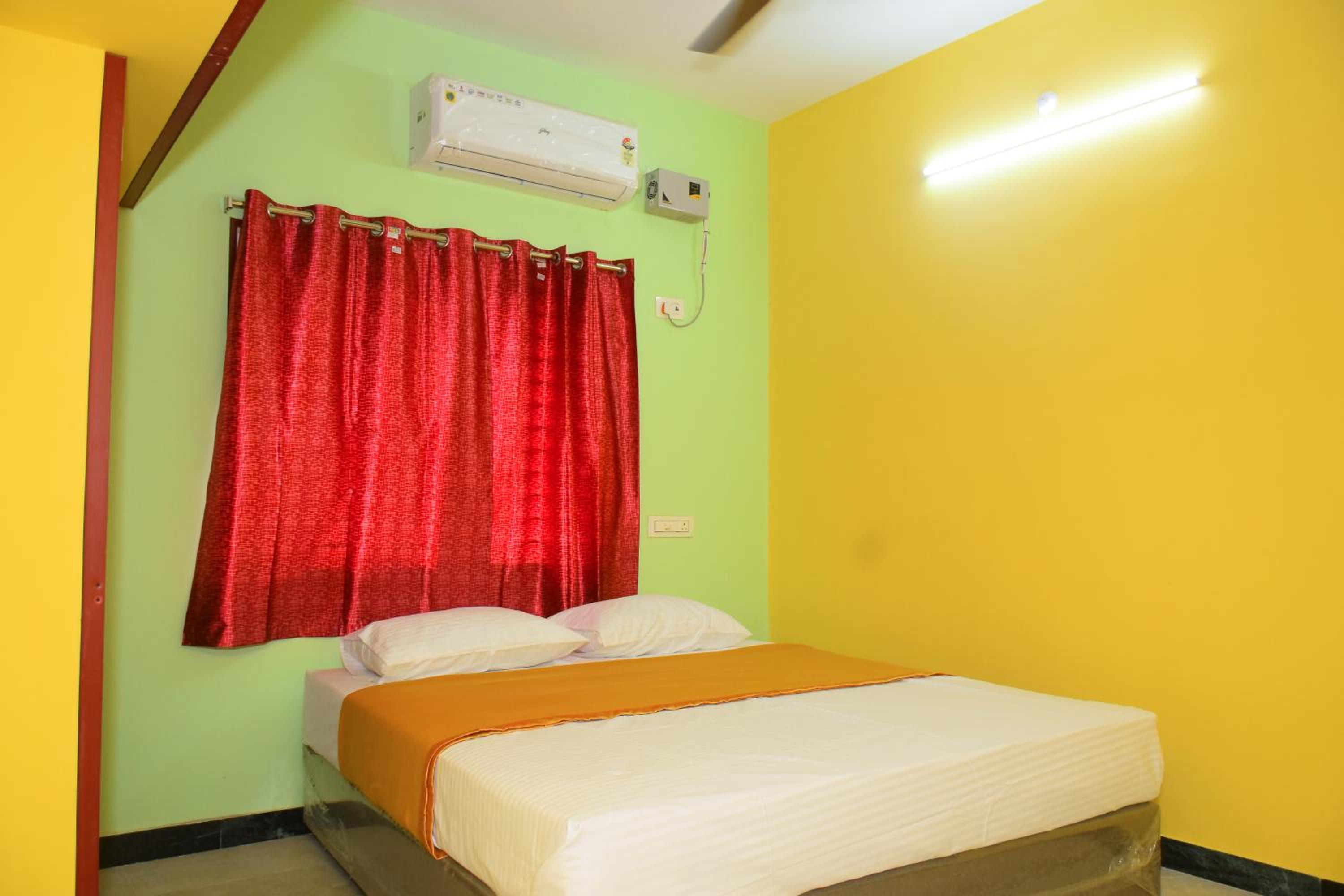 Deluxe Family Suite photo 1