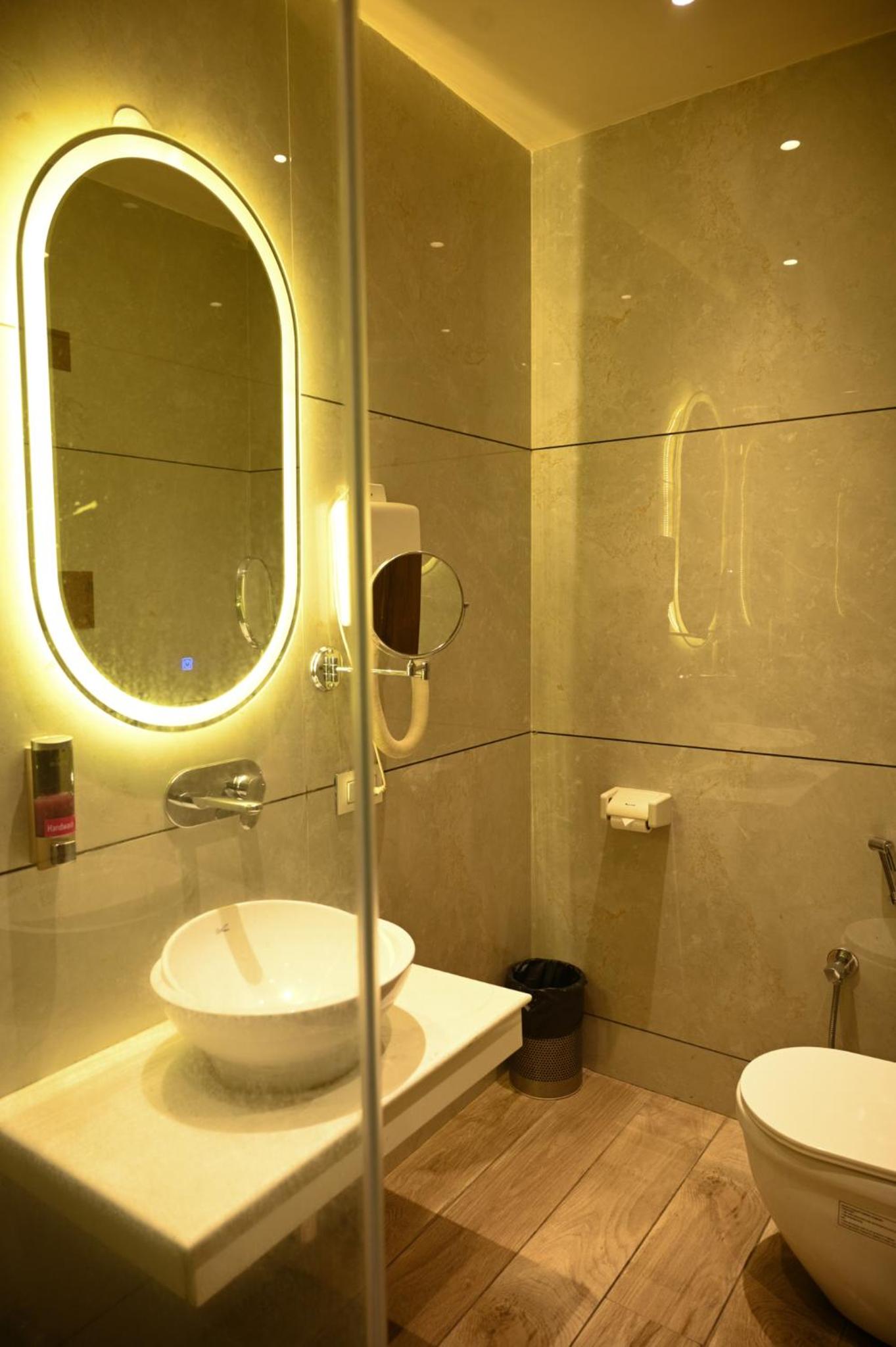Suite - Photo 4