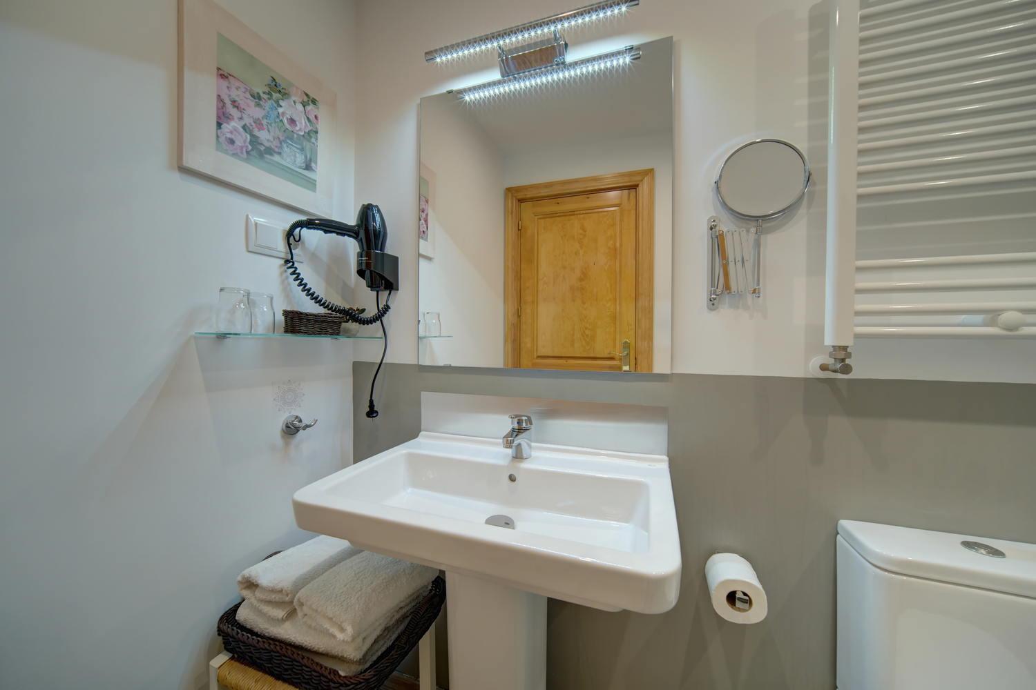 Double Room with Private Bathroom photo 3