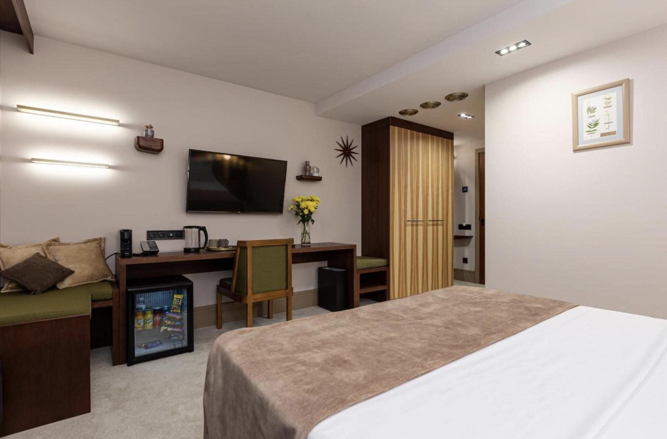 Superior Double or Twin Room photo 2