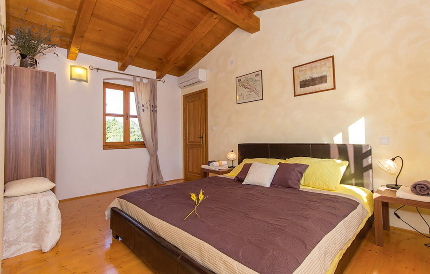Villa photo 2