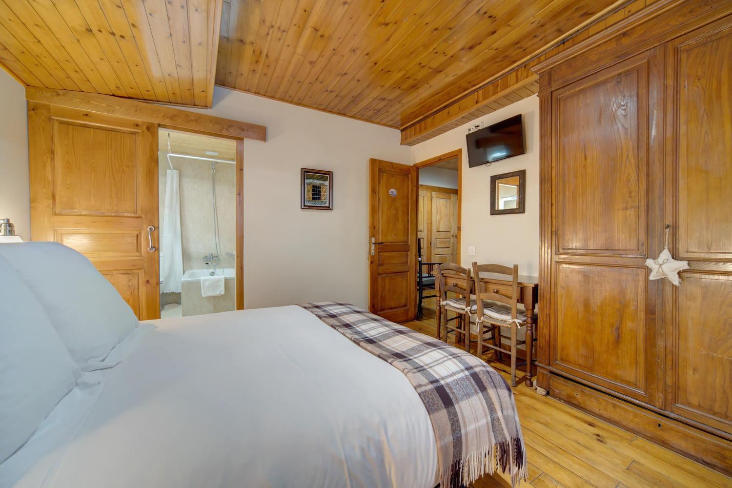 Double Room with Private Bathroom photo 3