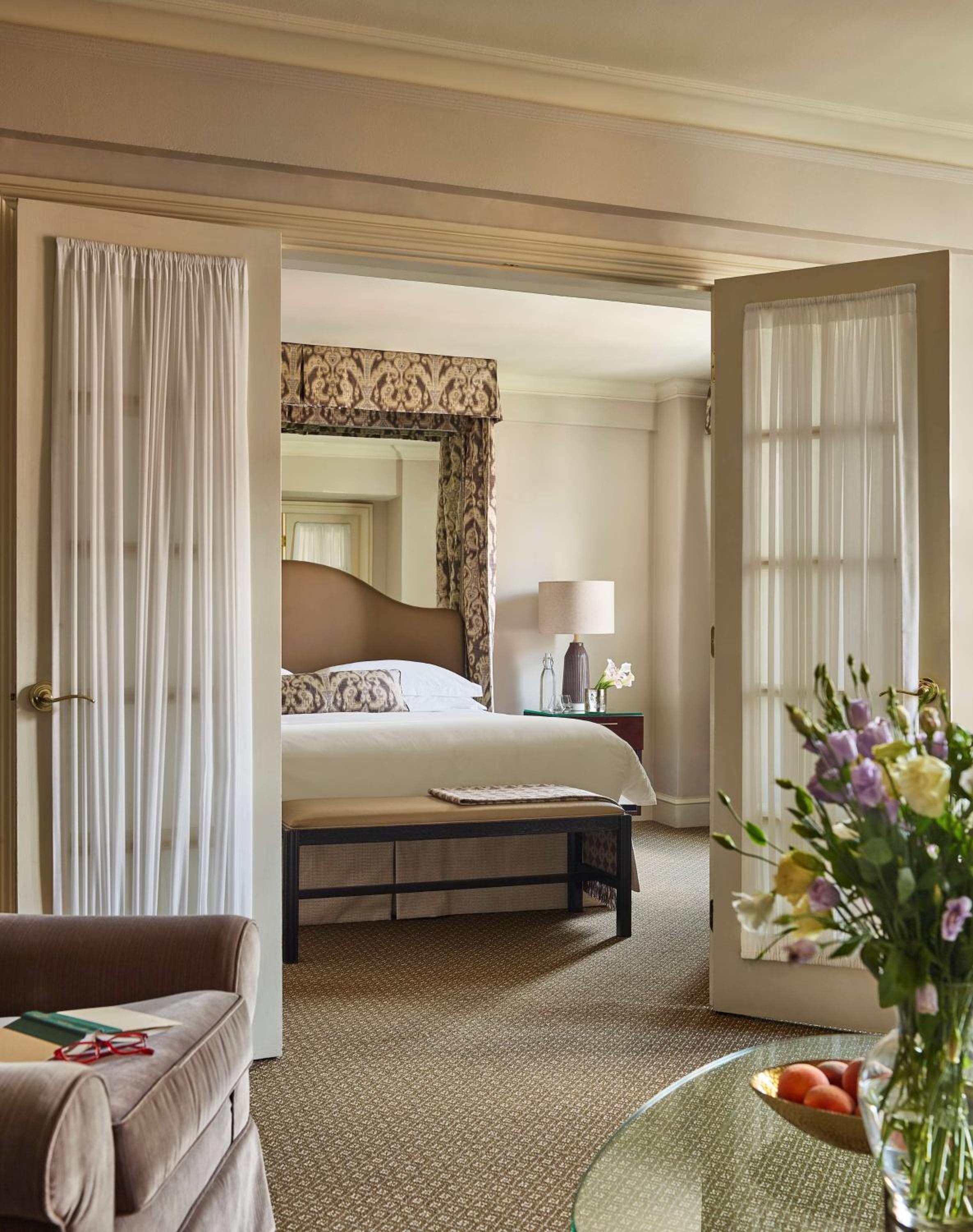 One-Bedroom King or Queen Suite