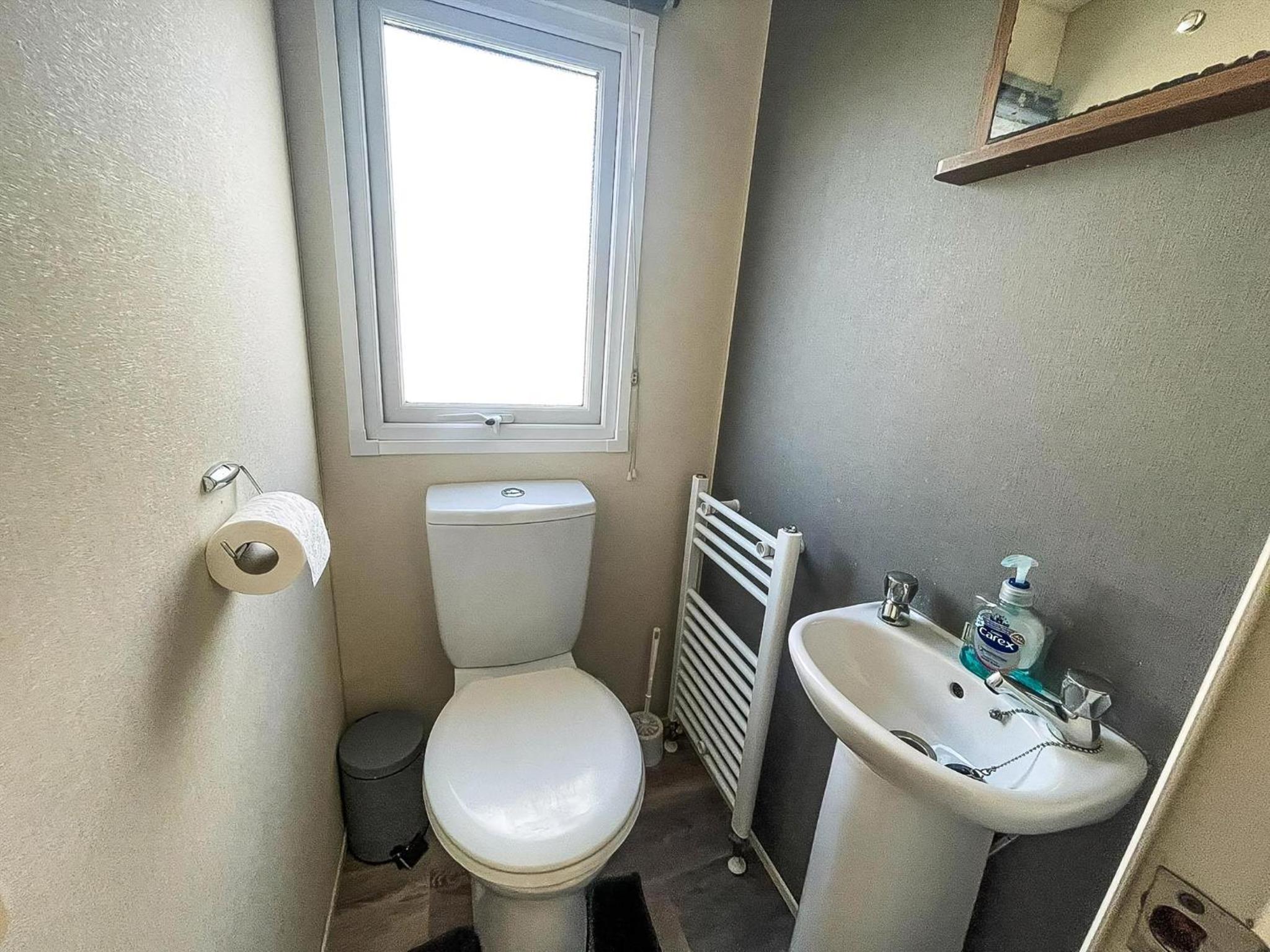 Mobile Home photo 2