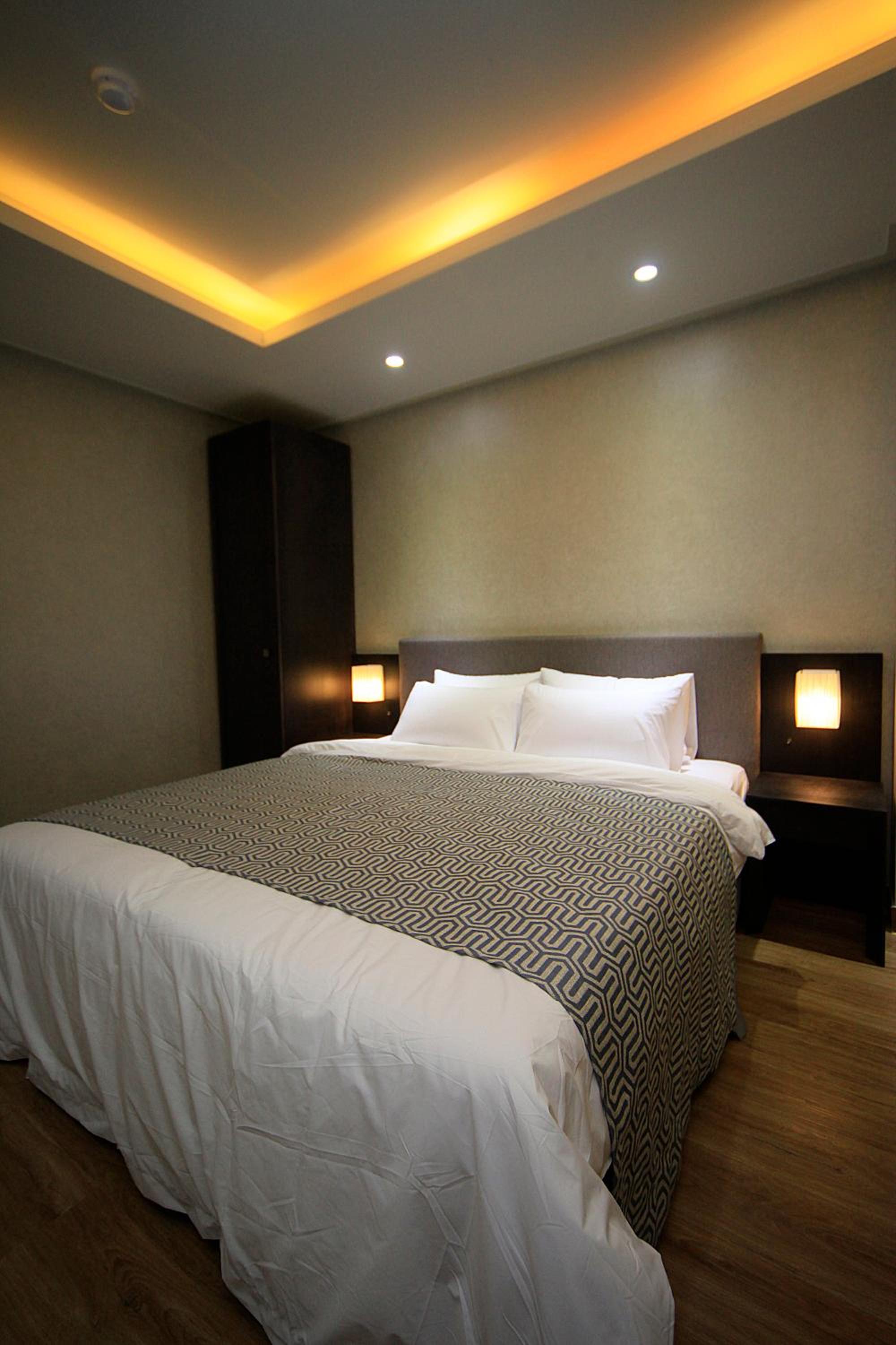 Deluxe Double Room - Photo 11