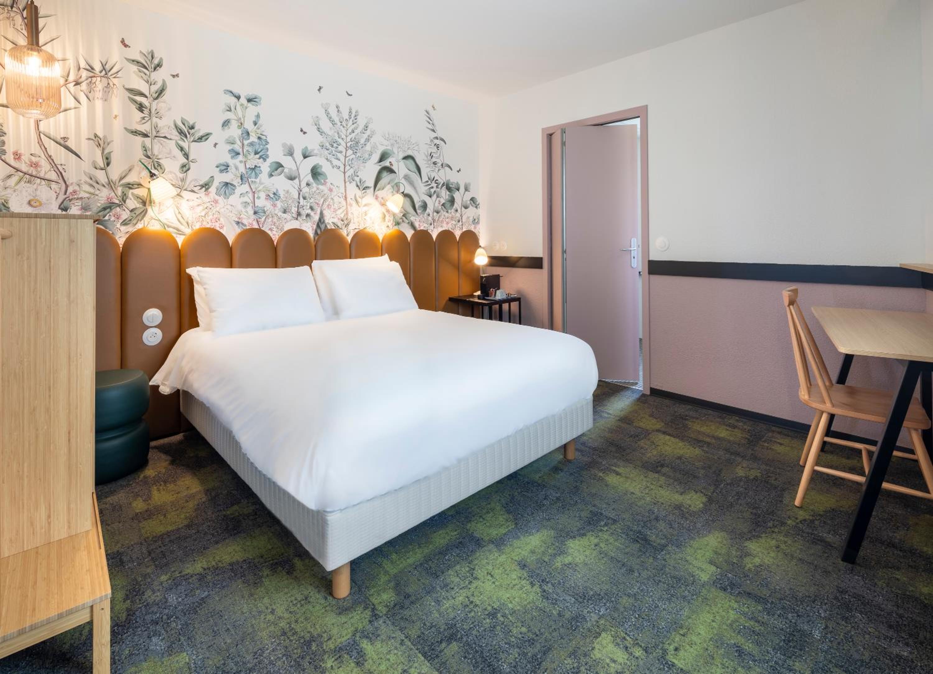 Comfort Room - Photo 1