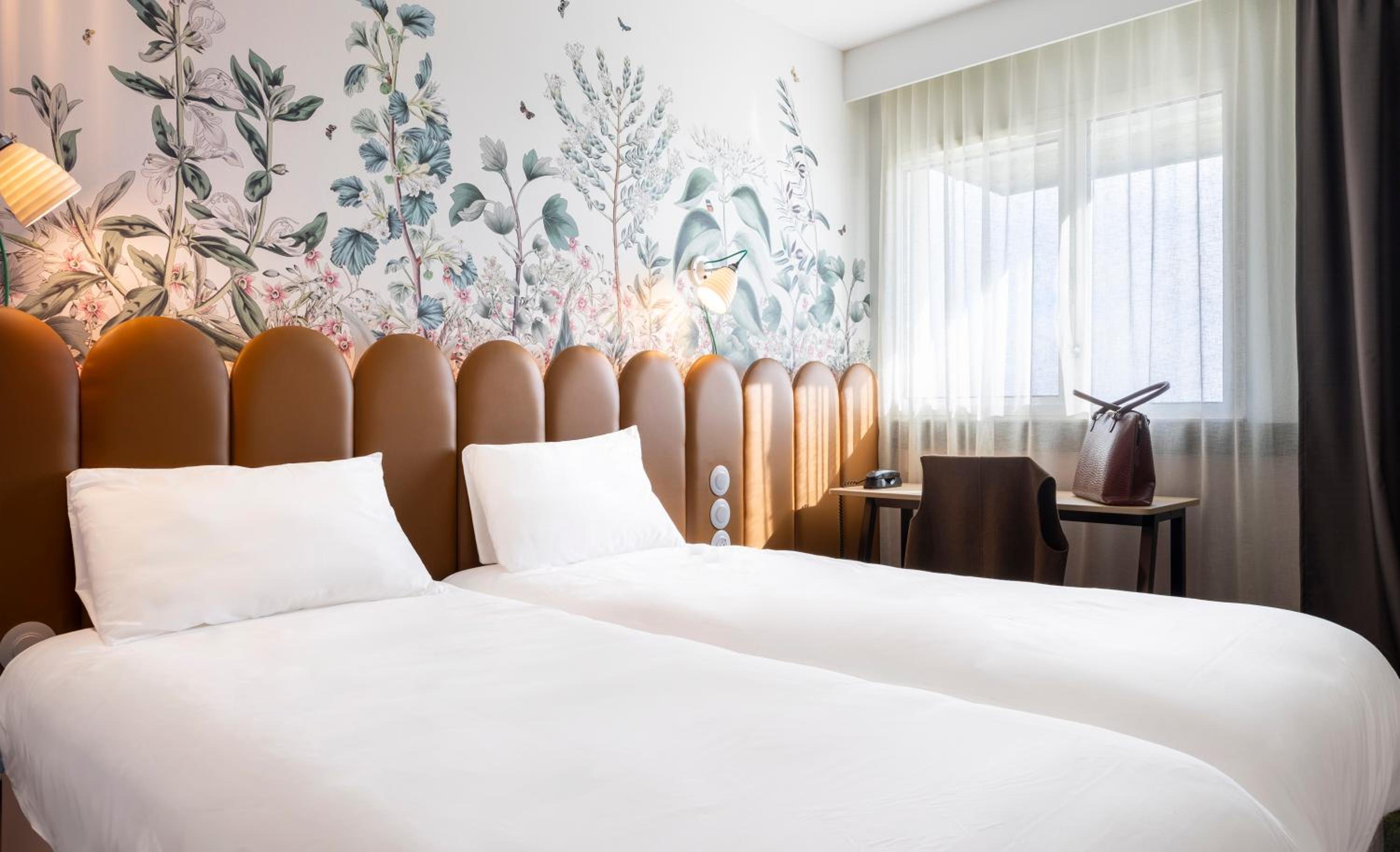 Standard Twin Room - Photo 4
