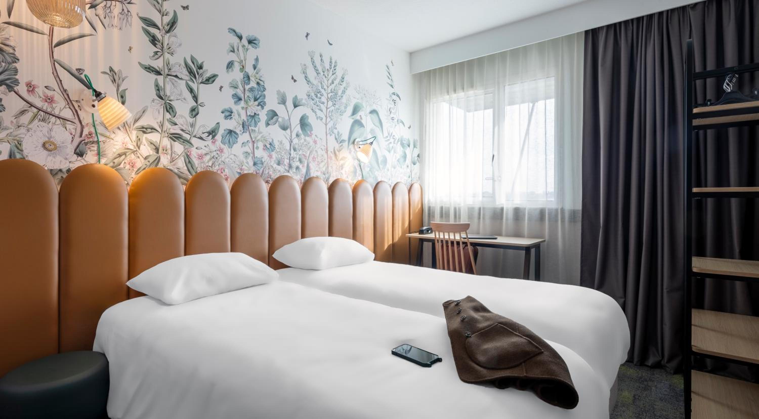 Standard Twin Room - Photo 2