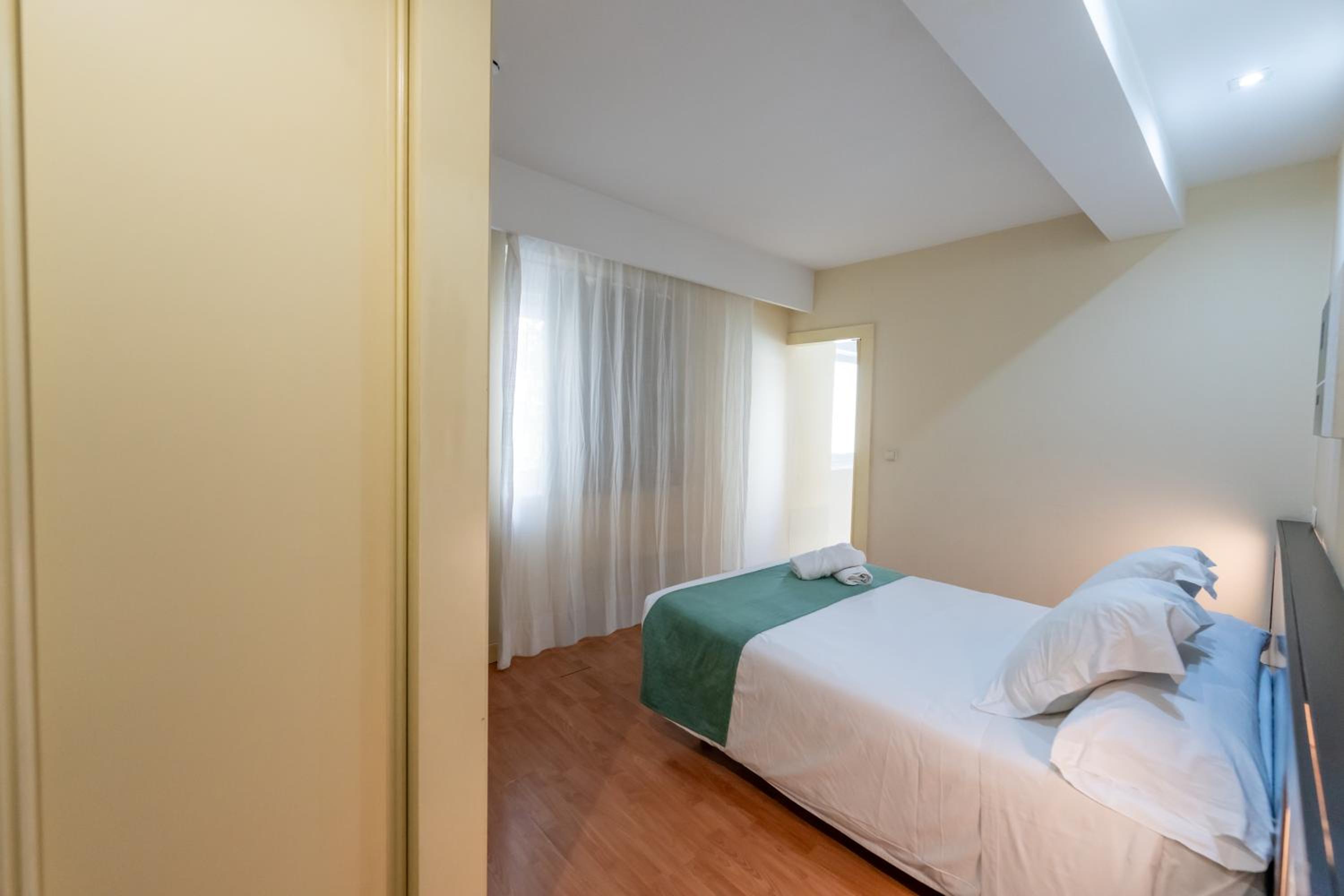 Standard Double or Twin Room - Photo 29