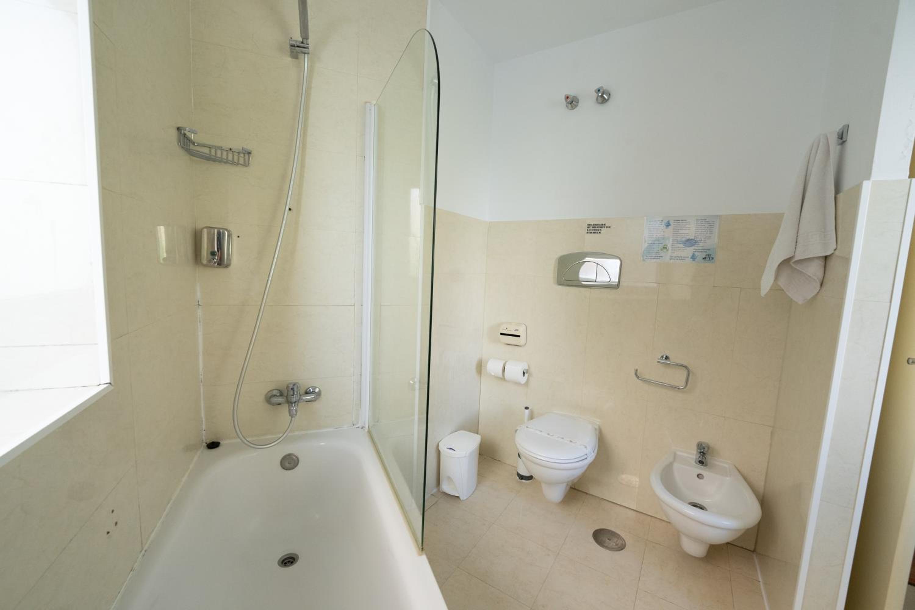 Standard Double or Twin Room - Photo 31