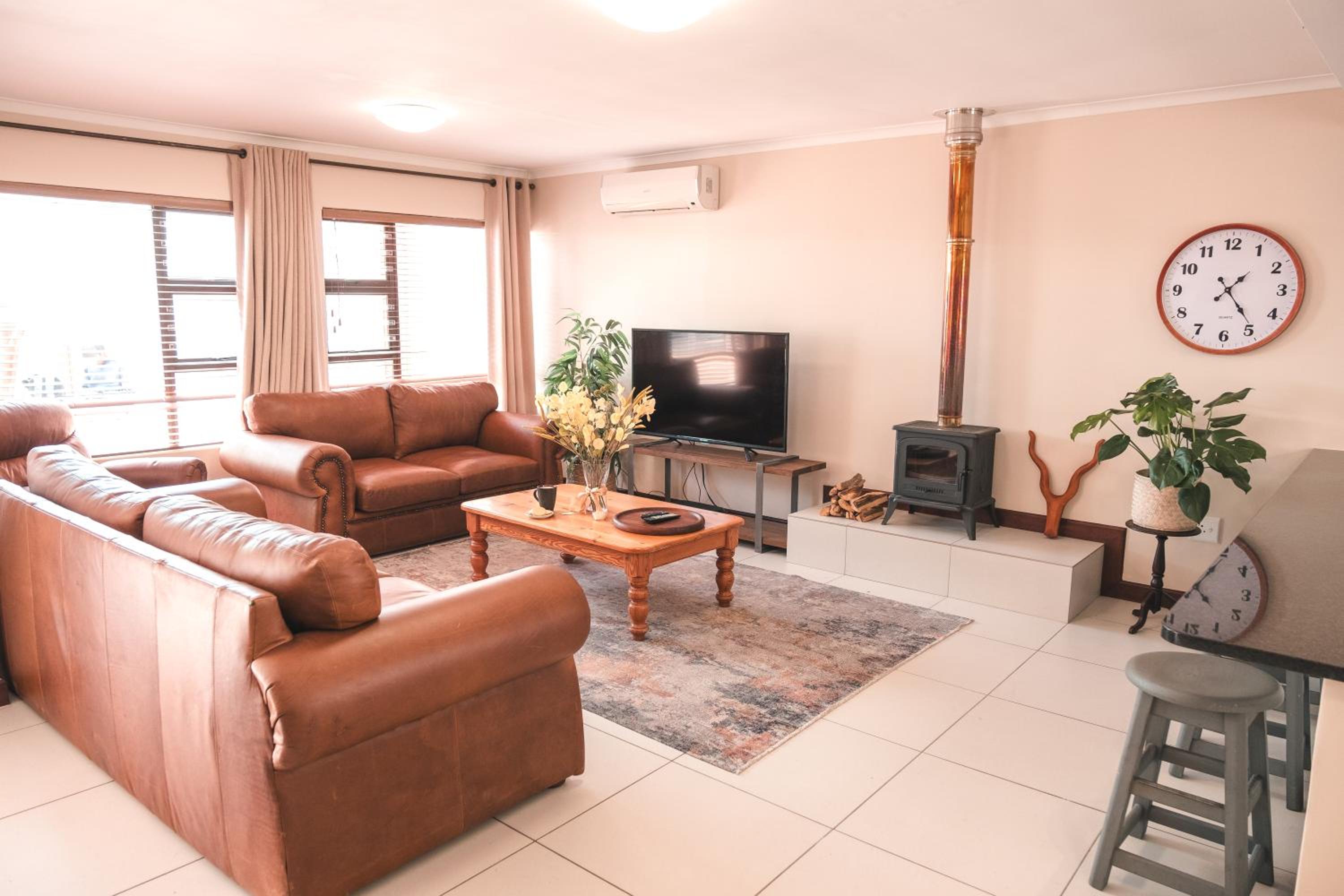 Deluxe Family Suite photo 2