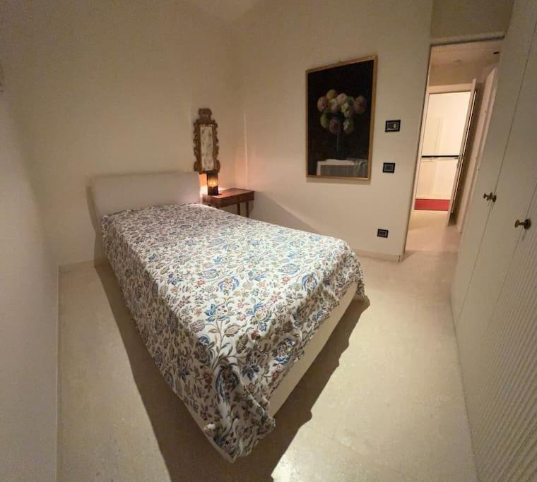 Two -Bedroom Apartment with Terrace and Canal View photo 1