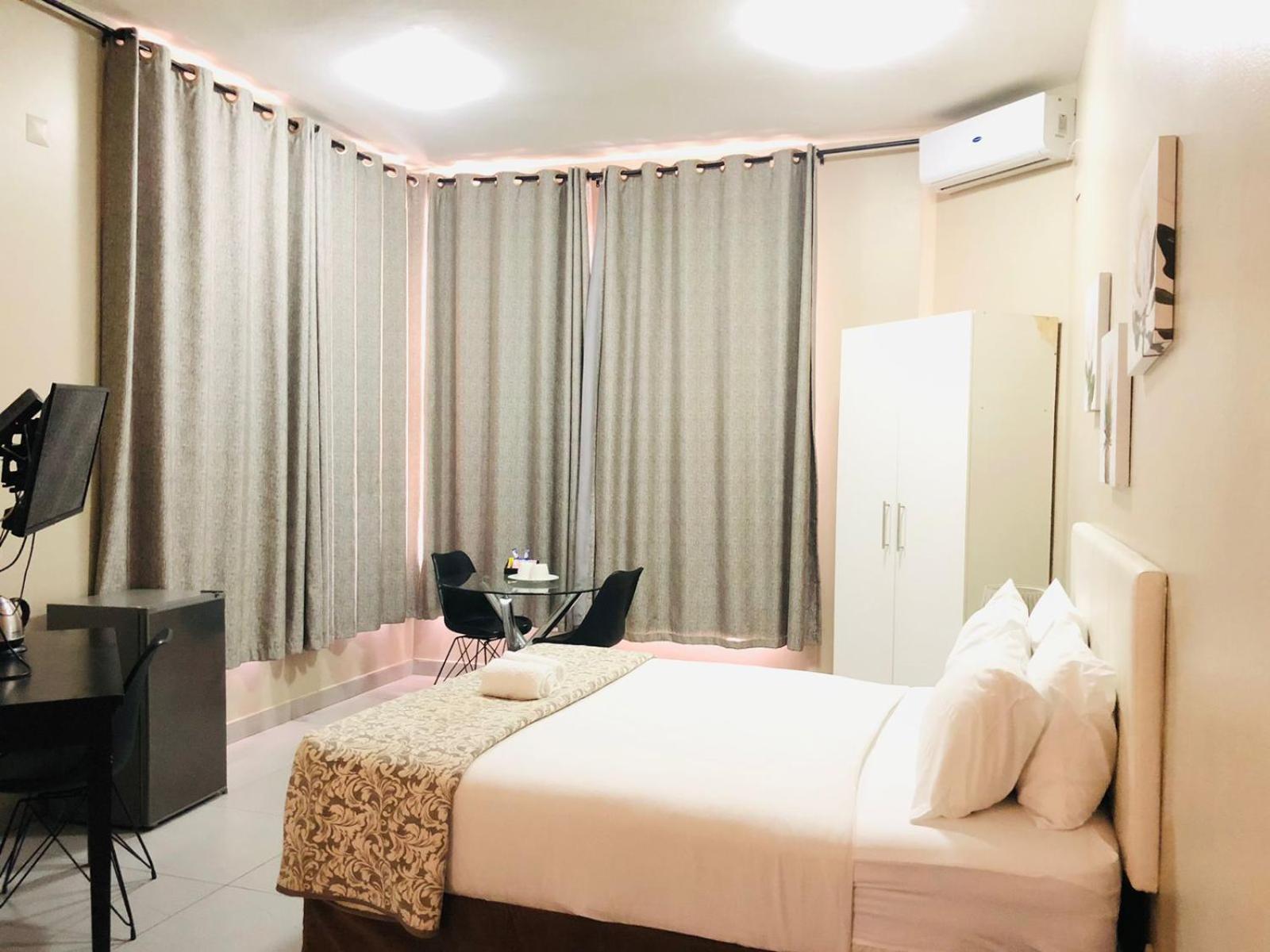 Standard Queen Room photo 2