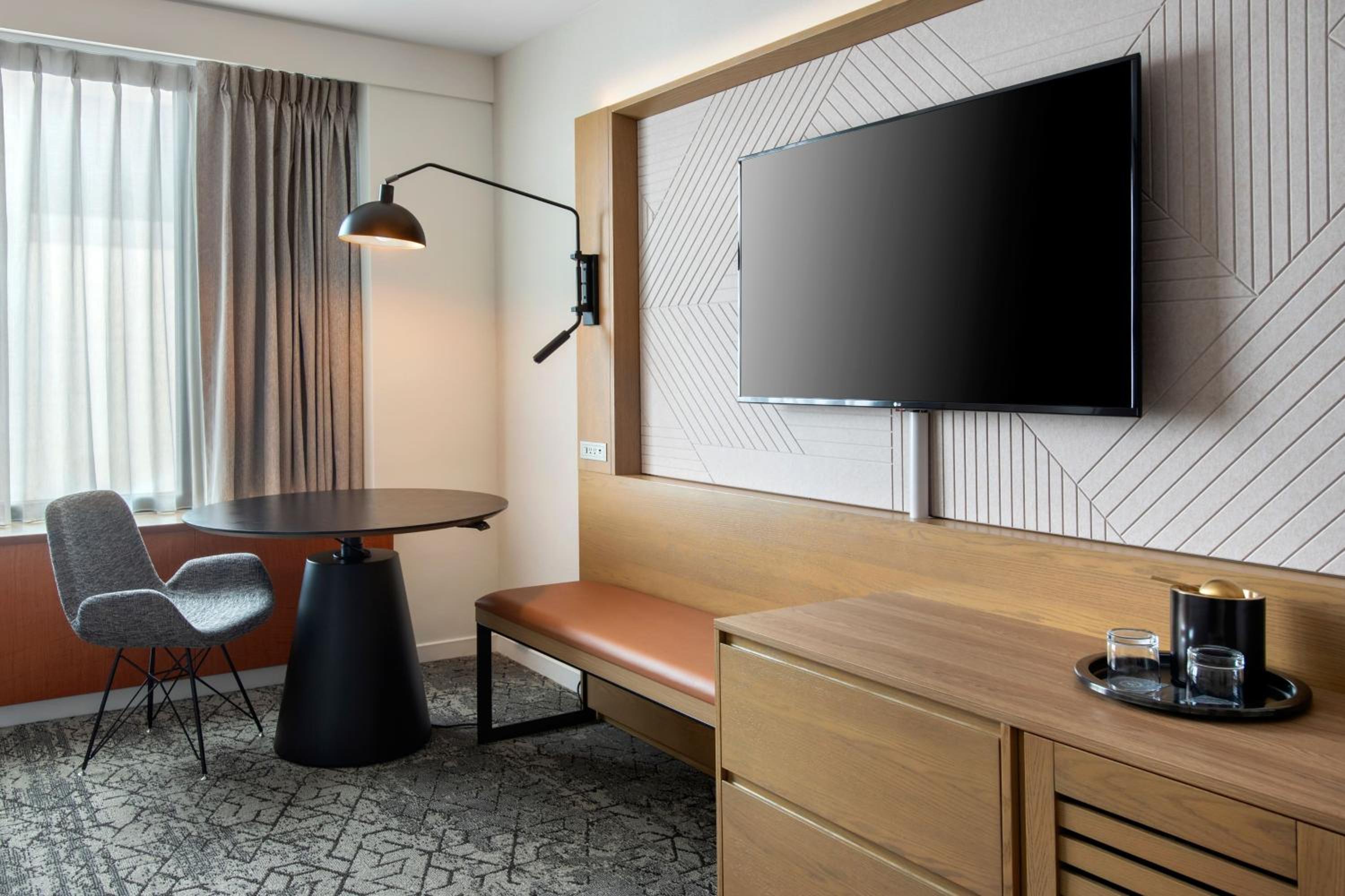Larger King Guest Room, Larger Guest room, 1 King, Sofa bed