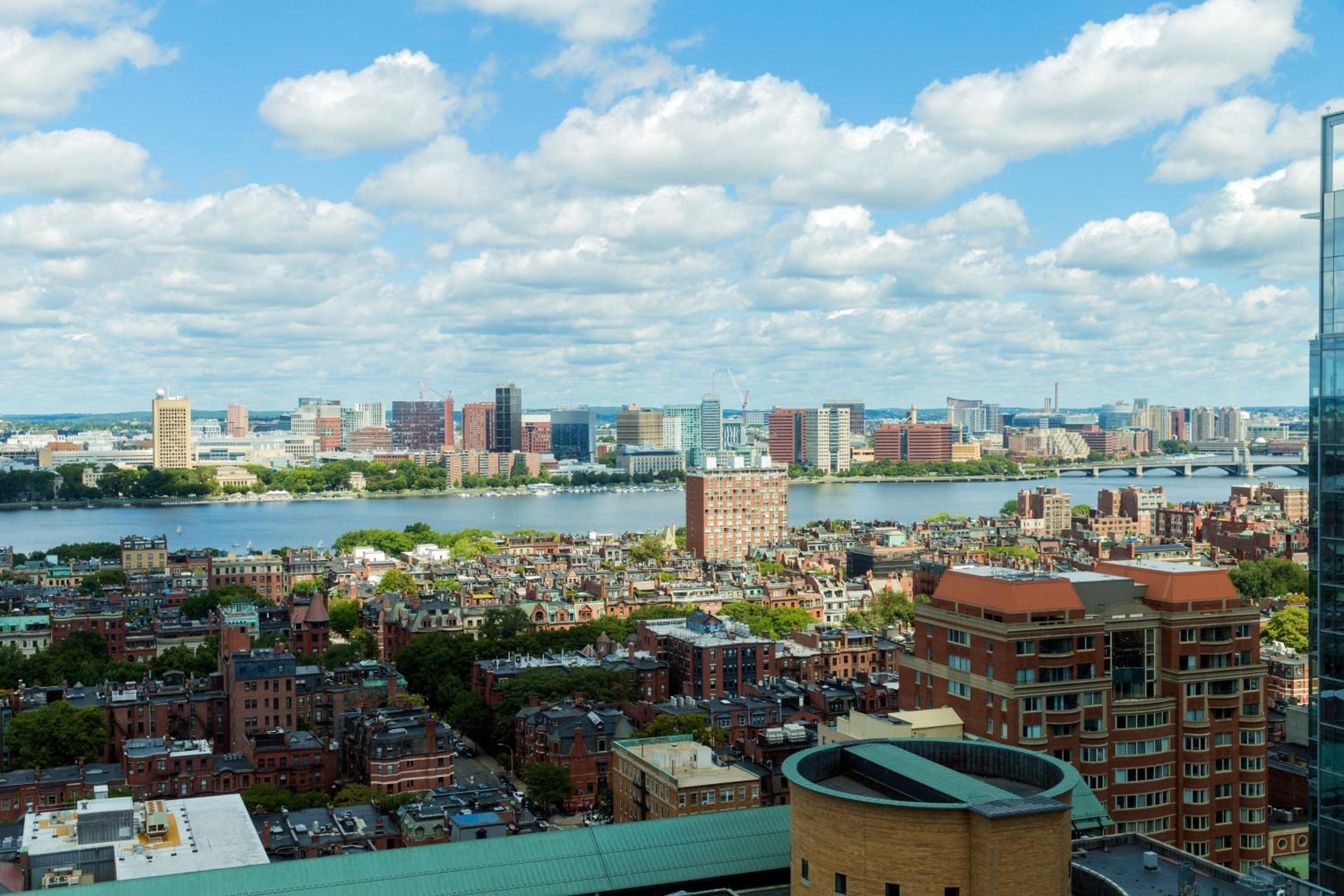 Premium, Guest room, 1 King, Charles River view (Mobility & Hearing Accessible w/ Roll-in Shower)