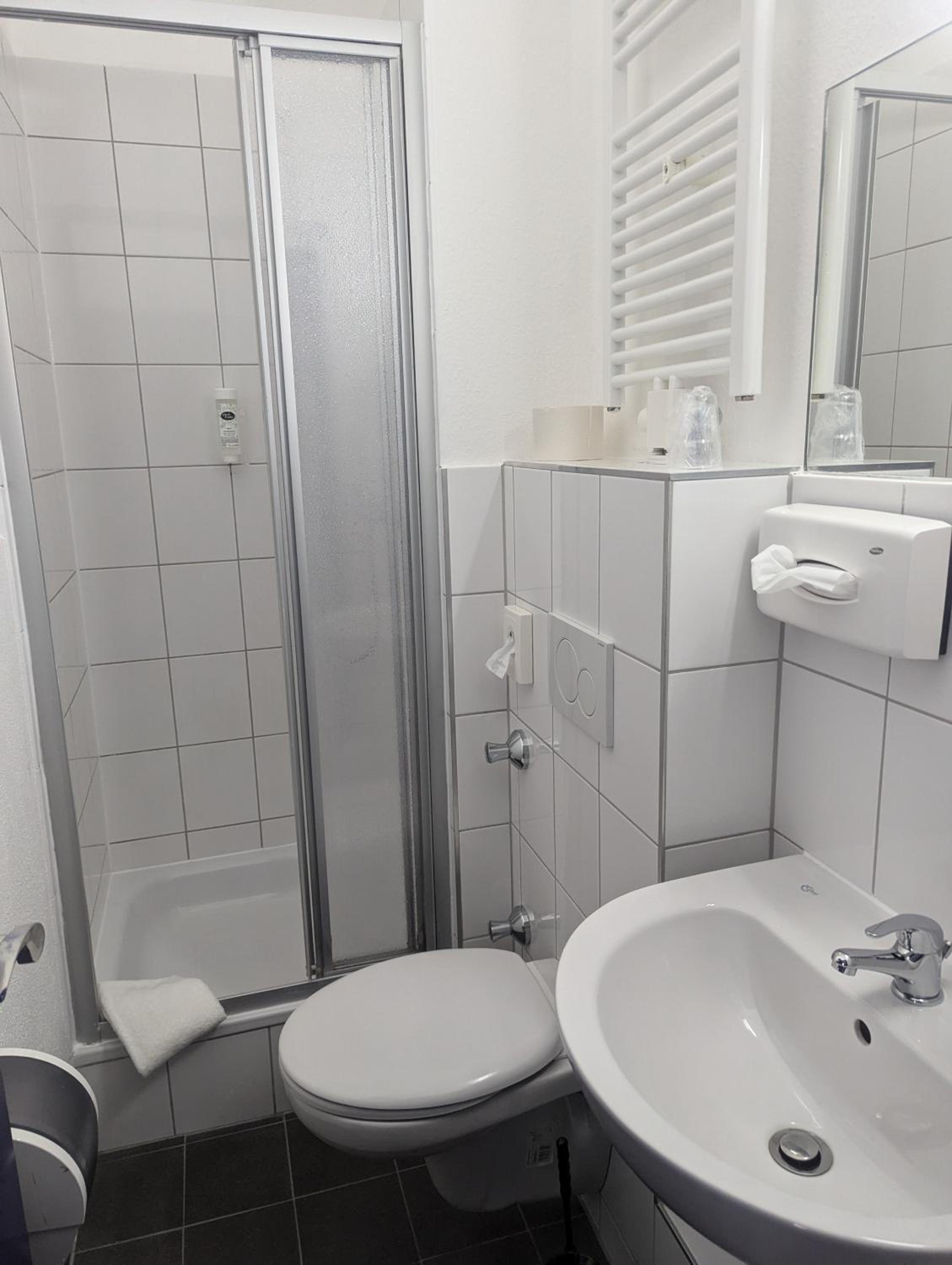 Single Room photo 2