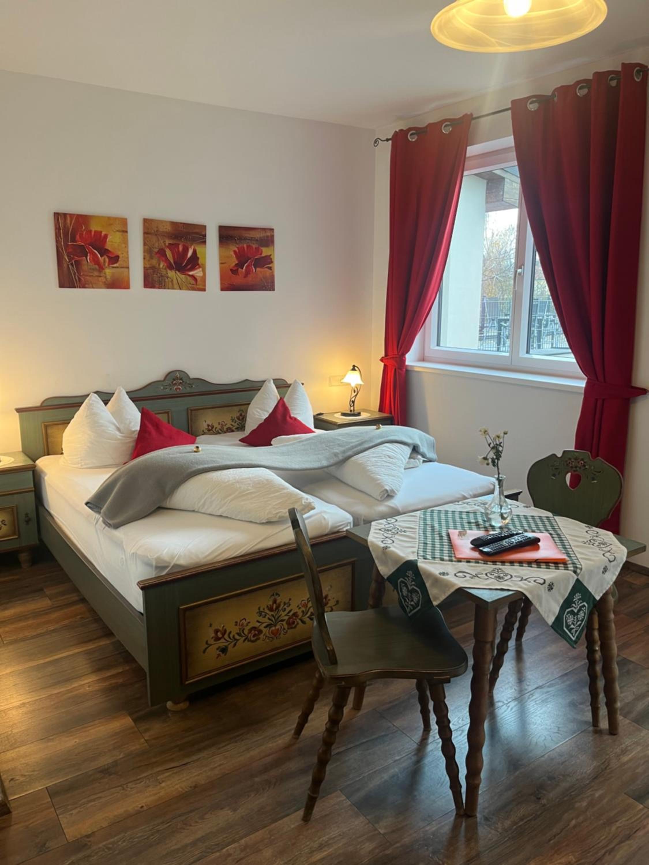 Large Double Room photo 1