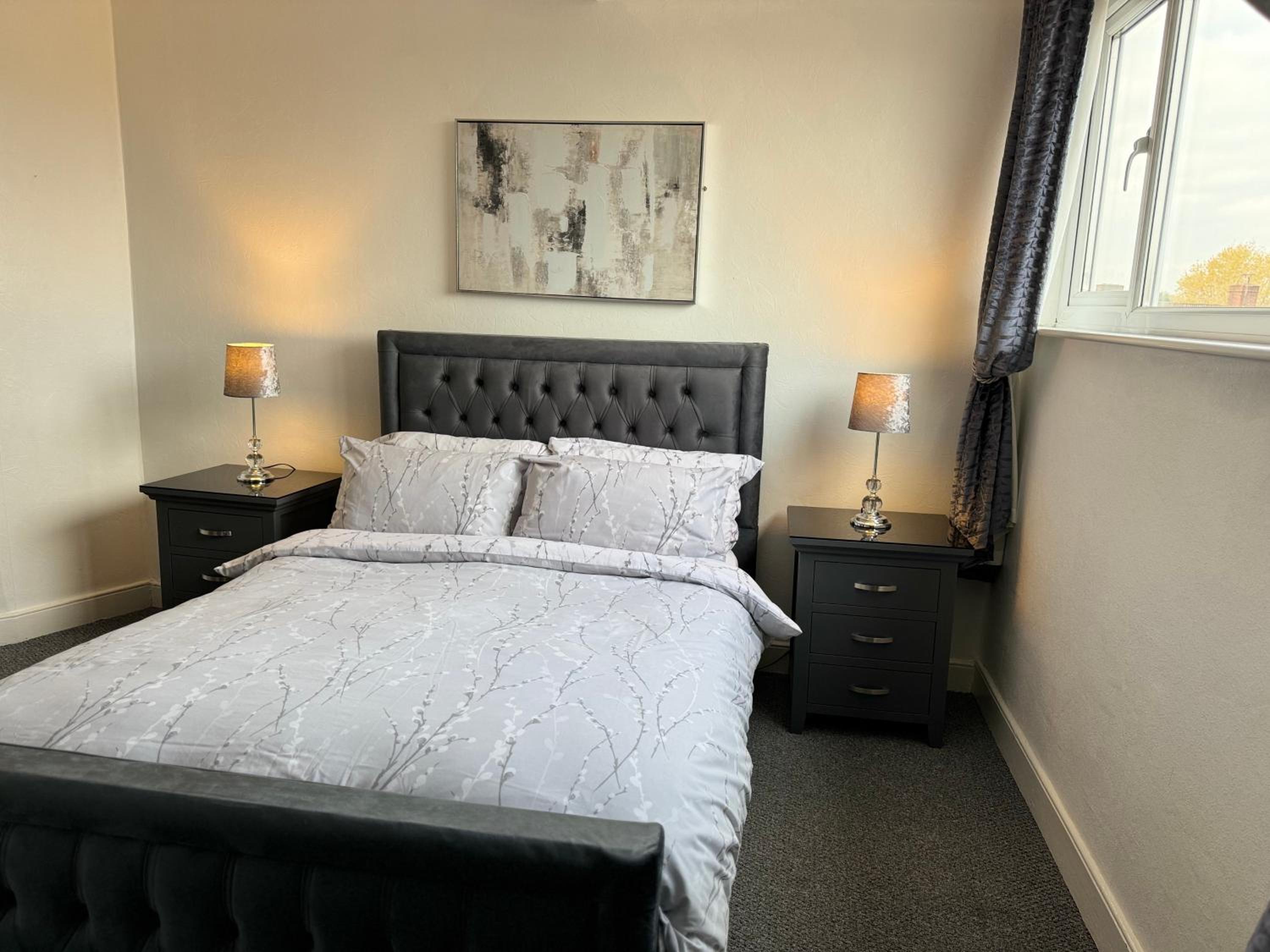 Double Room with Shared Bathroom photo 2
