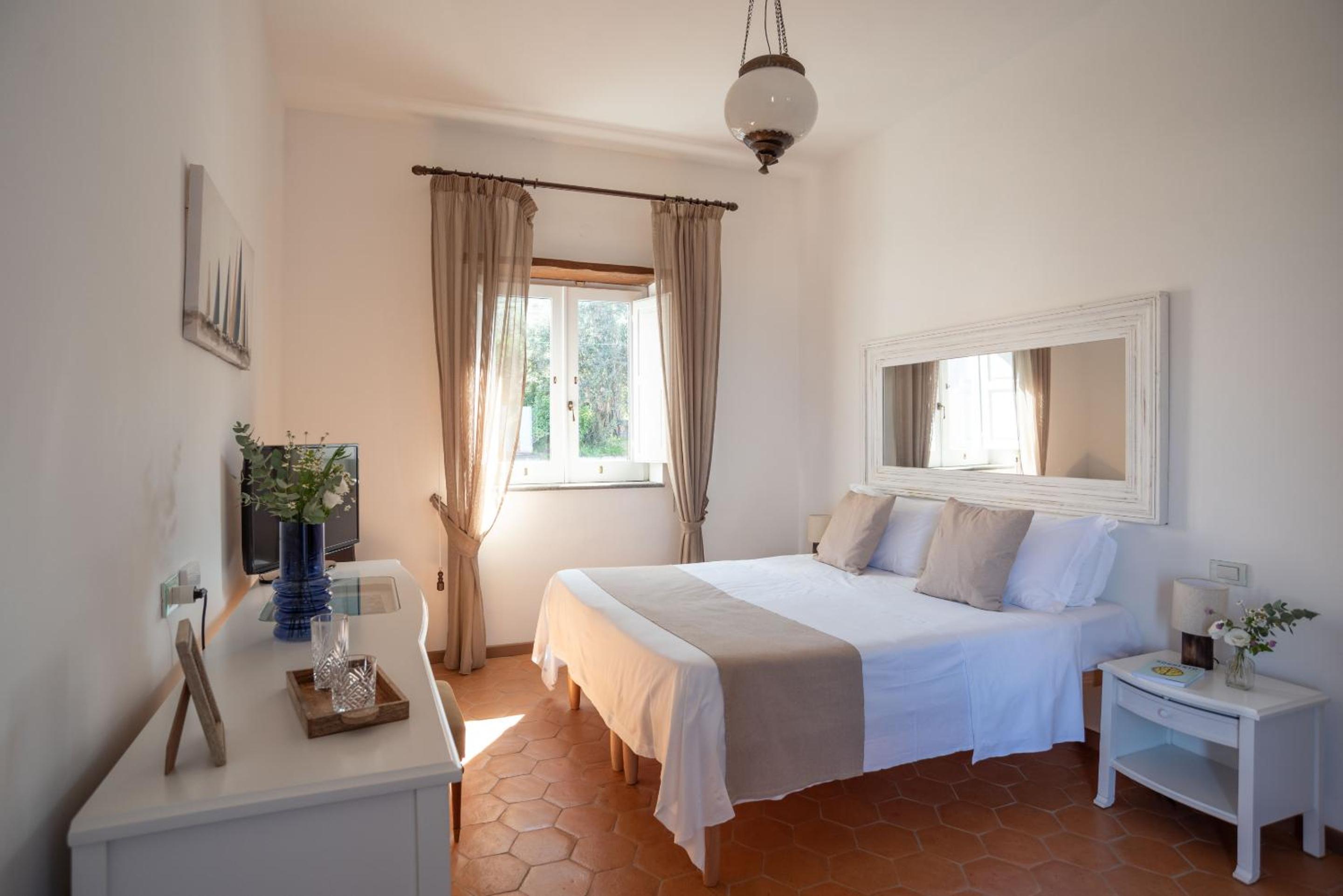 Double Room with Private Bathroom - Photo 1