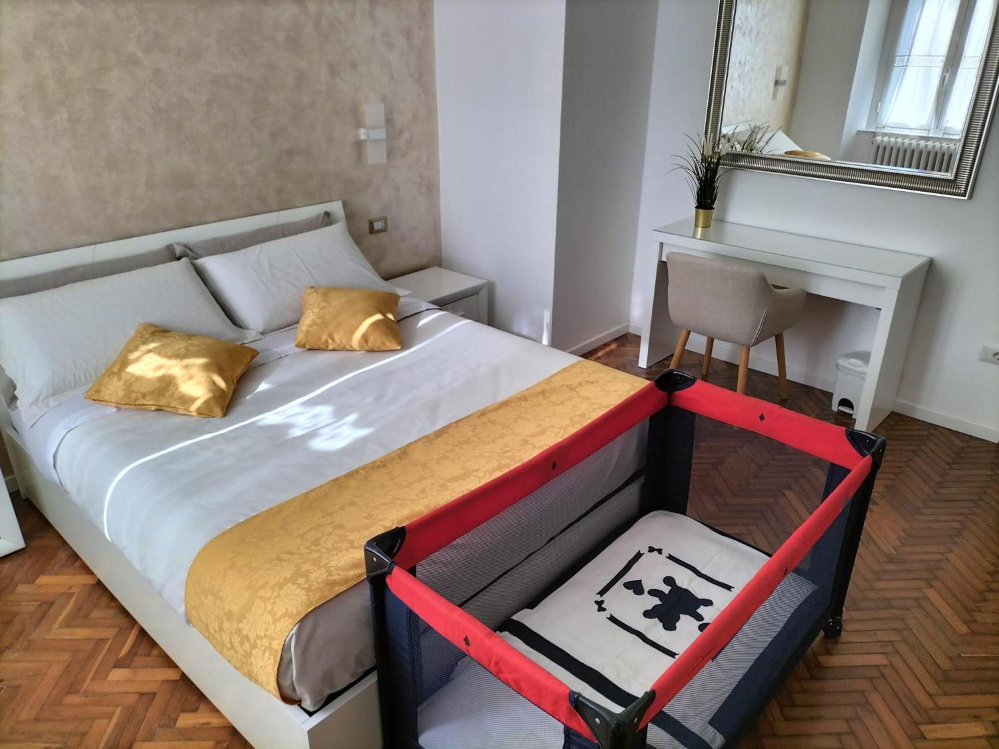 Two-Bedroom Apartment with View photo 2