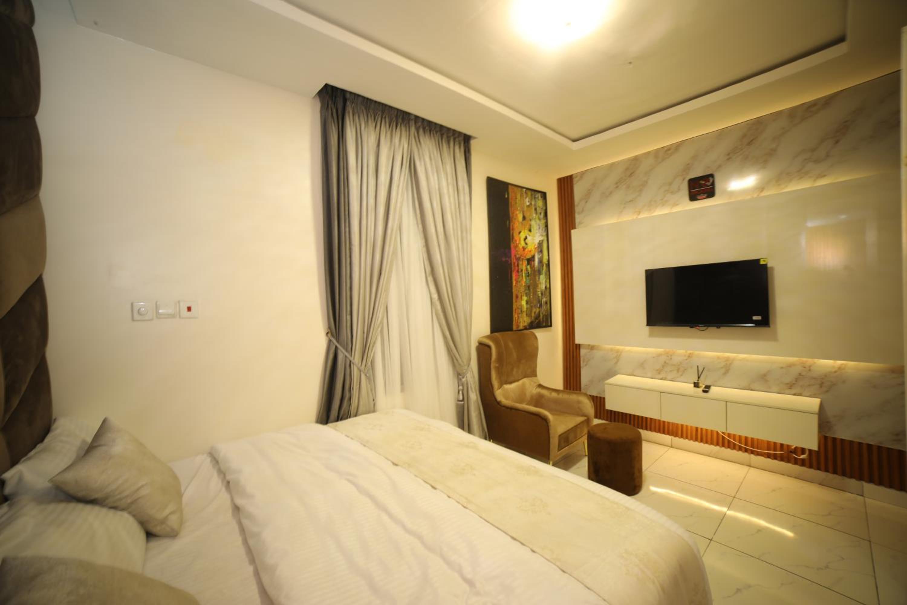 Three-Bedroom House photo 1