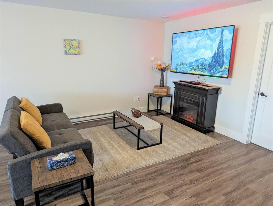 One-Bedroom Apartment photo 1