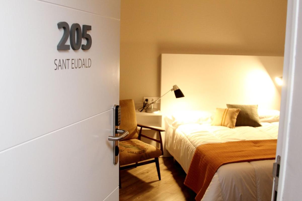 Quadruple Room with Private Bathroom photo 3
