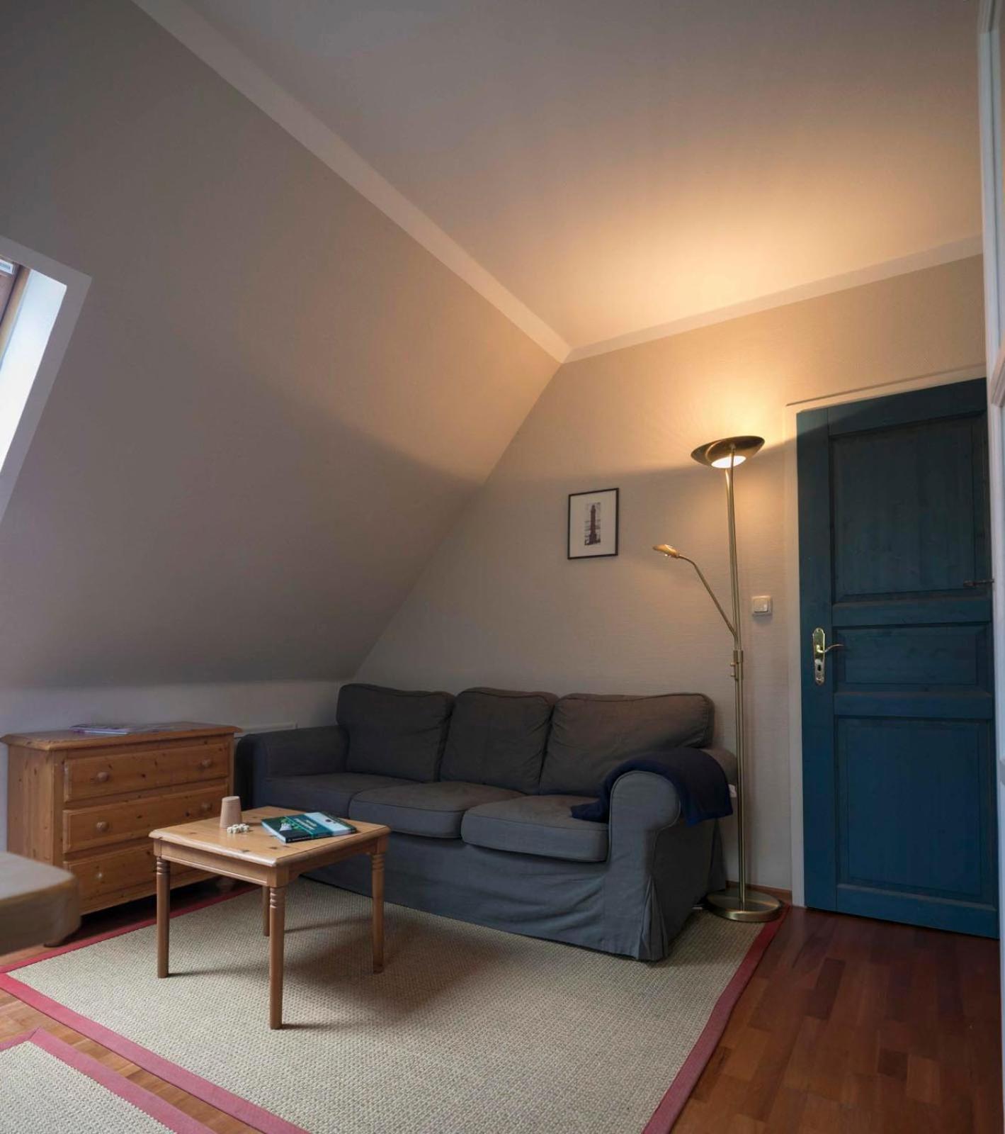 One-Bedroom Apartment photo 1