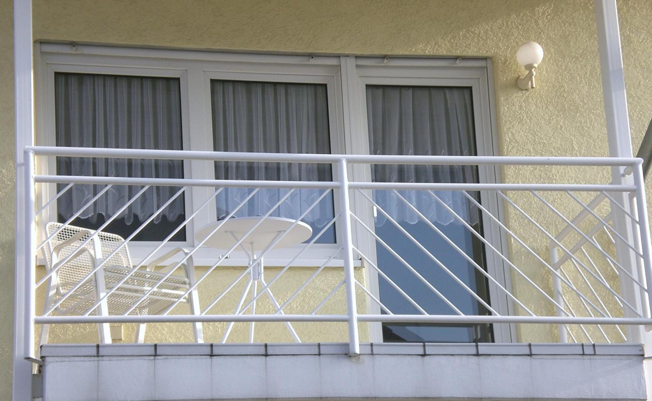 Apartment with Balcony - Photo 31