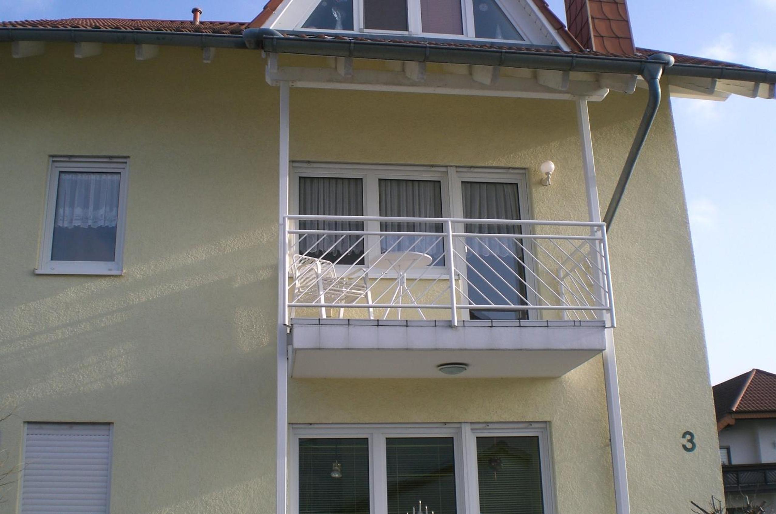 Apartment with Balcony - Photo 33