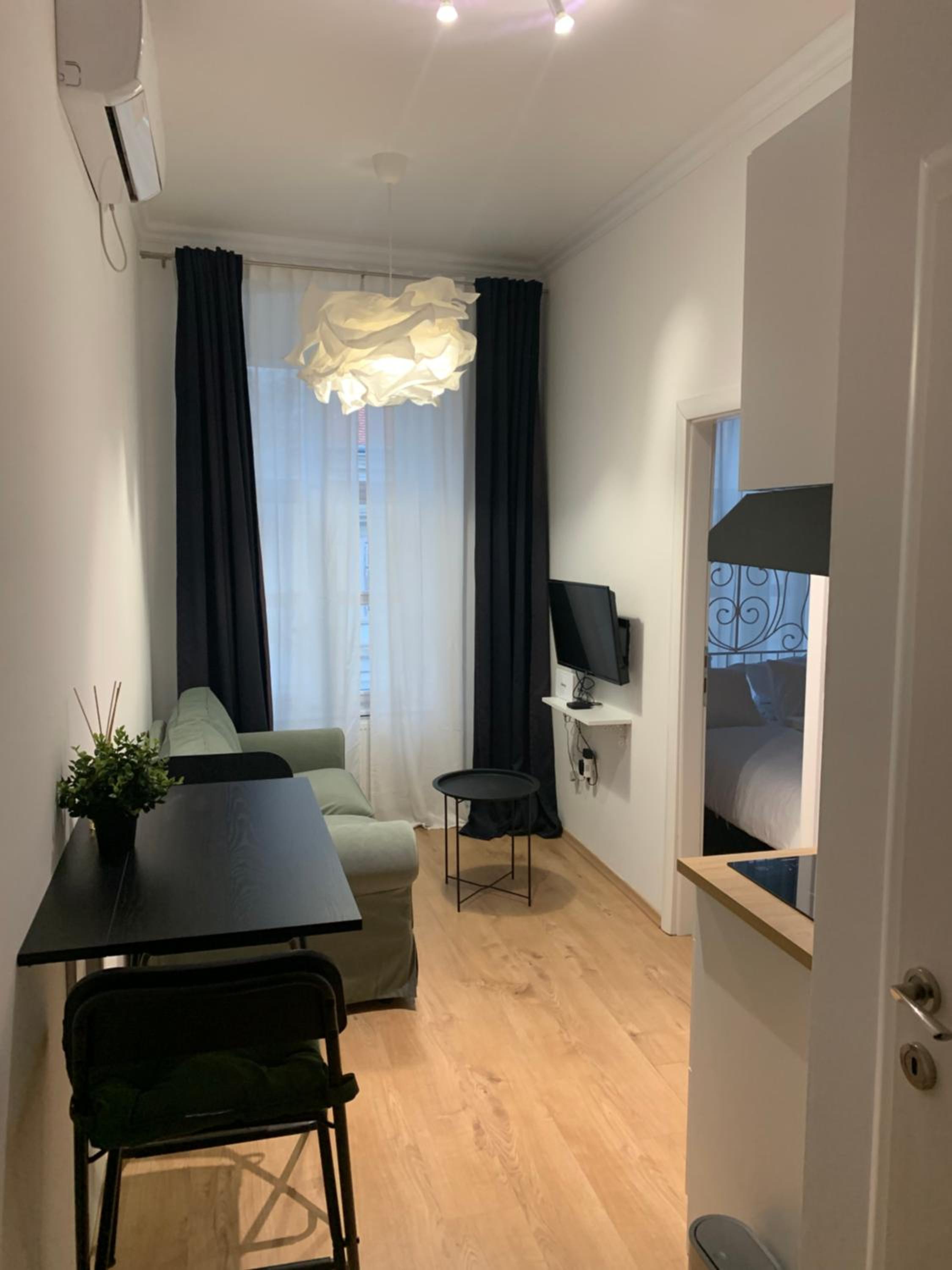 One-Bedroom Apartment