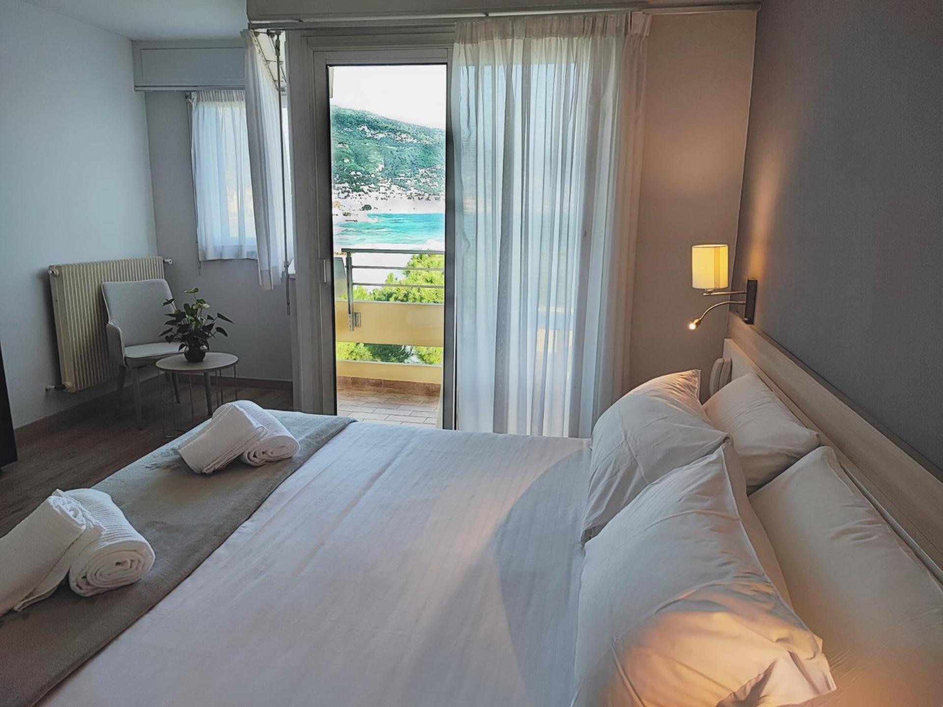 Superior Double or Twin Room - Photo 11