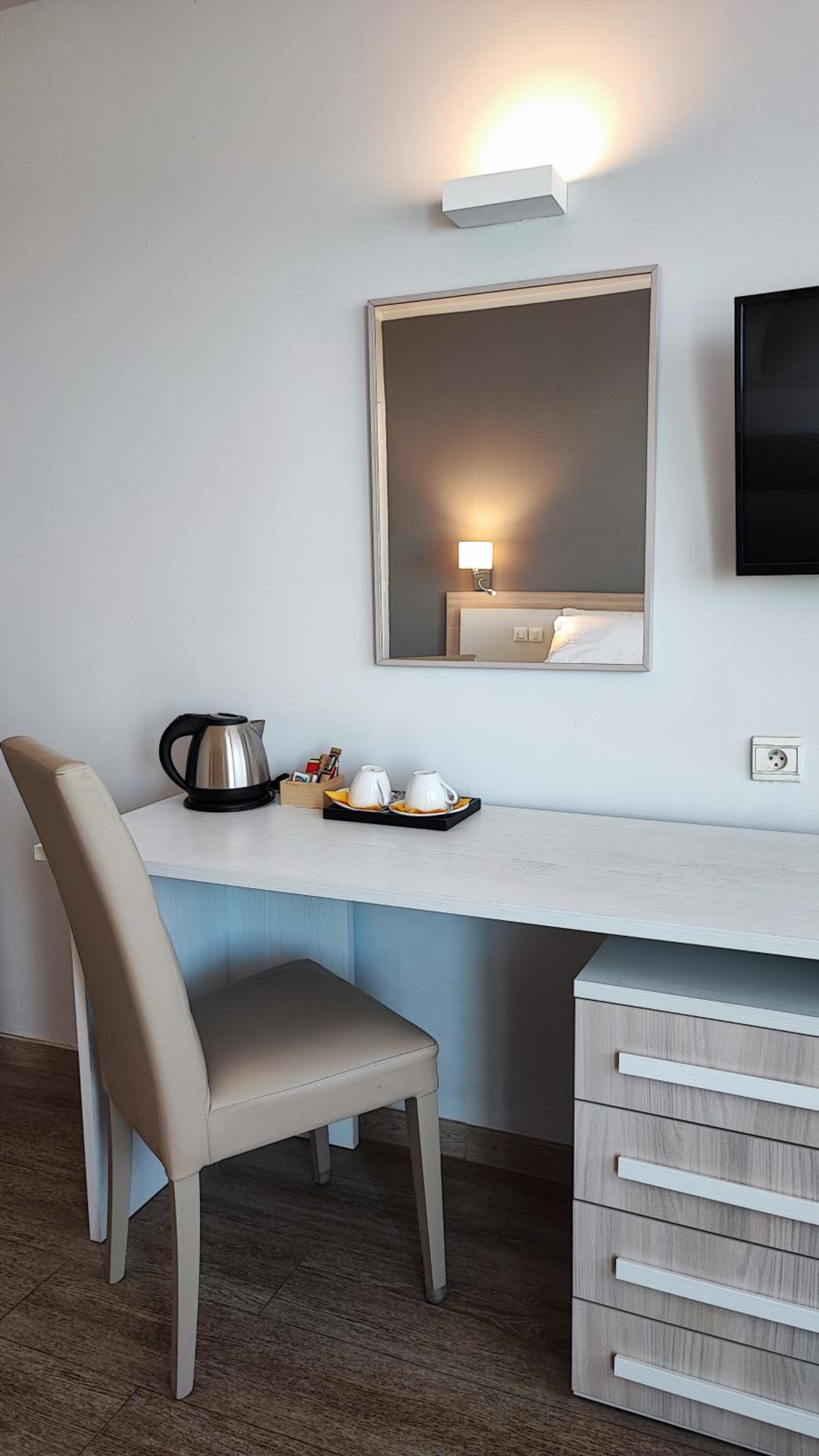 Superior Double or Twin Room - Photo 13