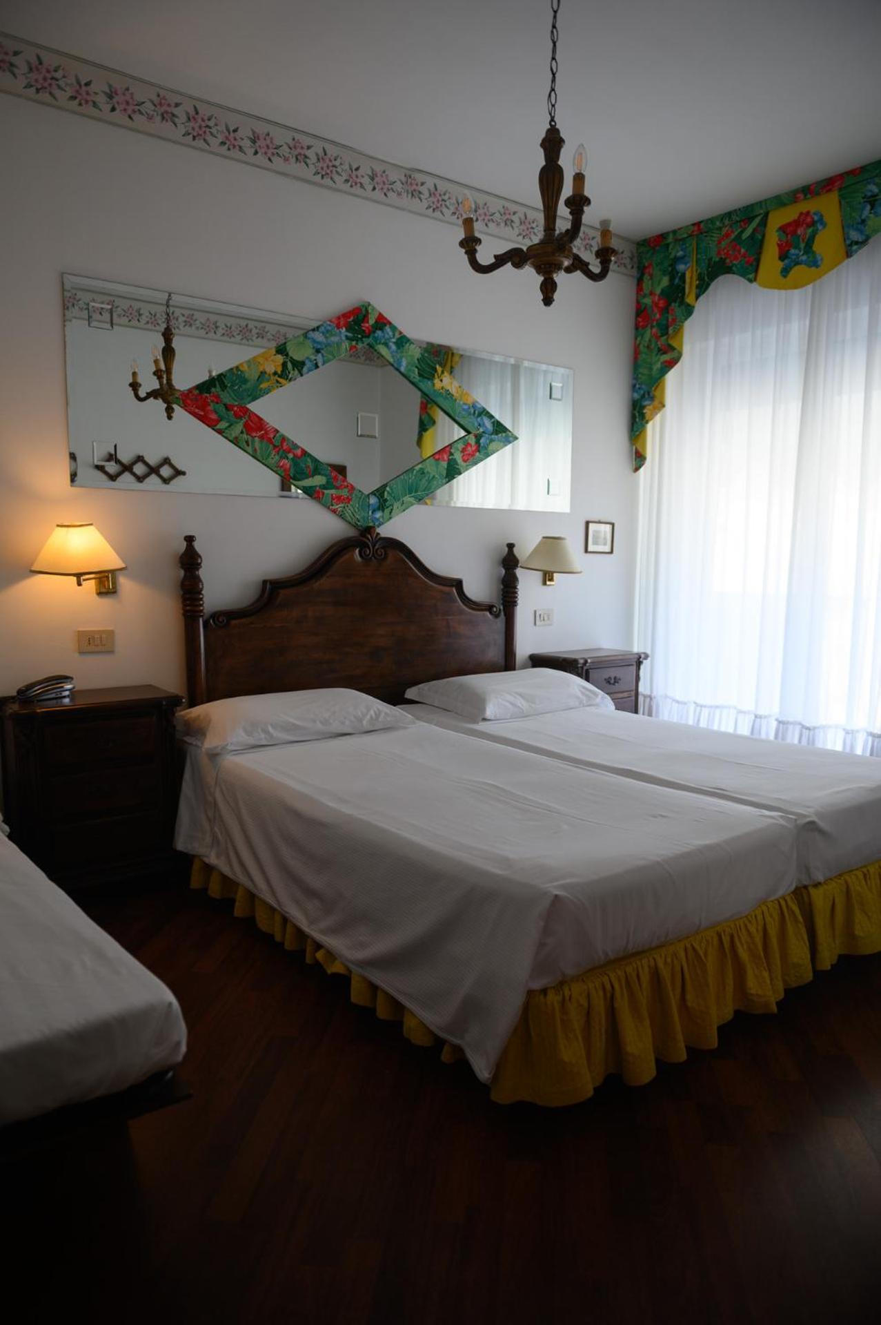 Deluxe Double or Twin Room with Sea View