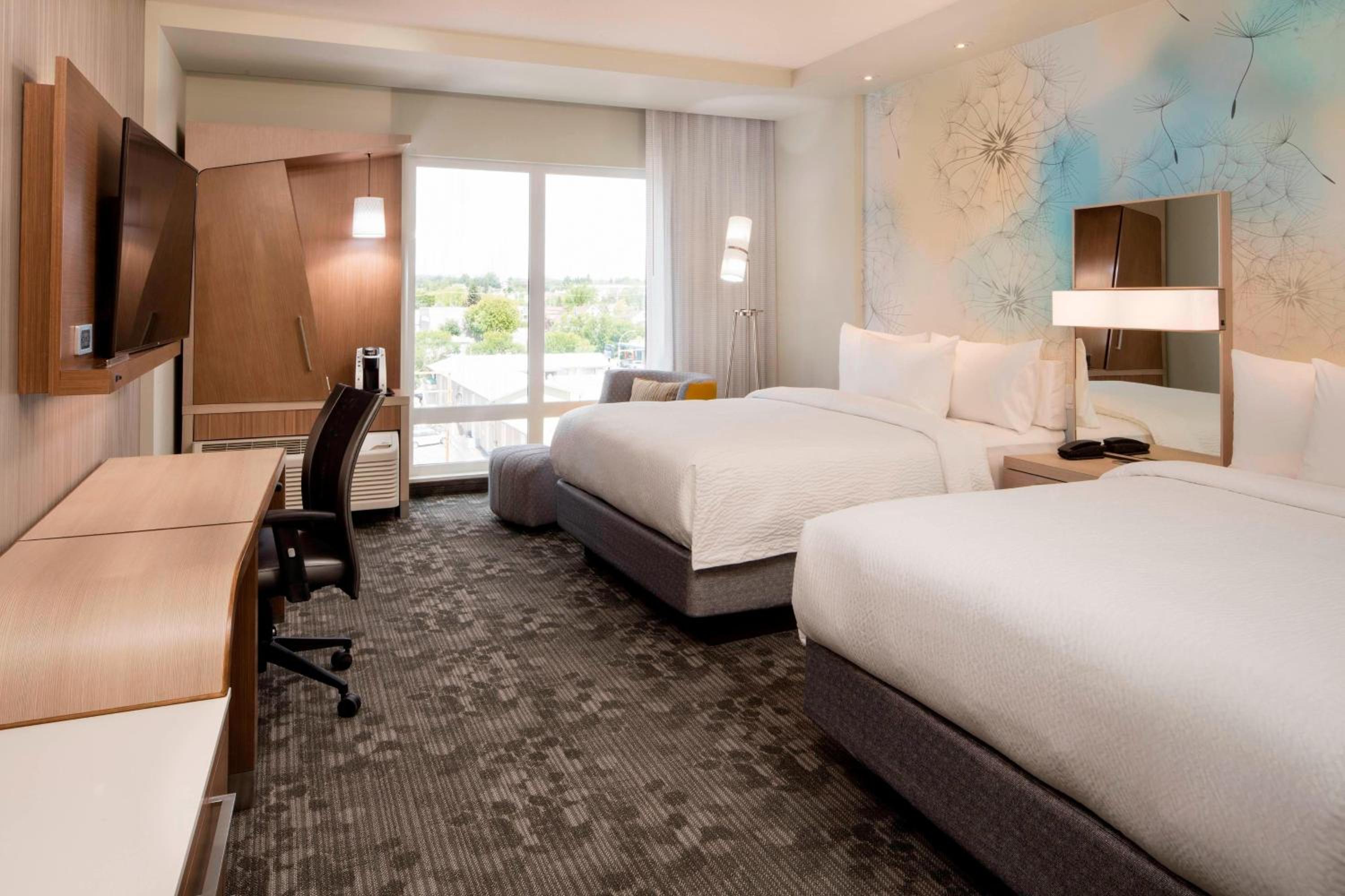 Queen Room With Two Queen Beds And City View