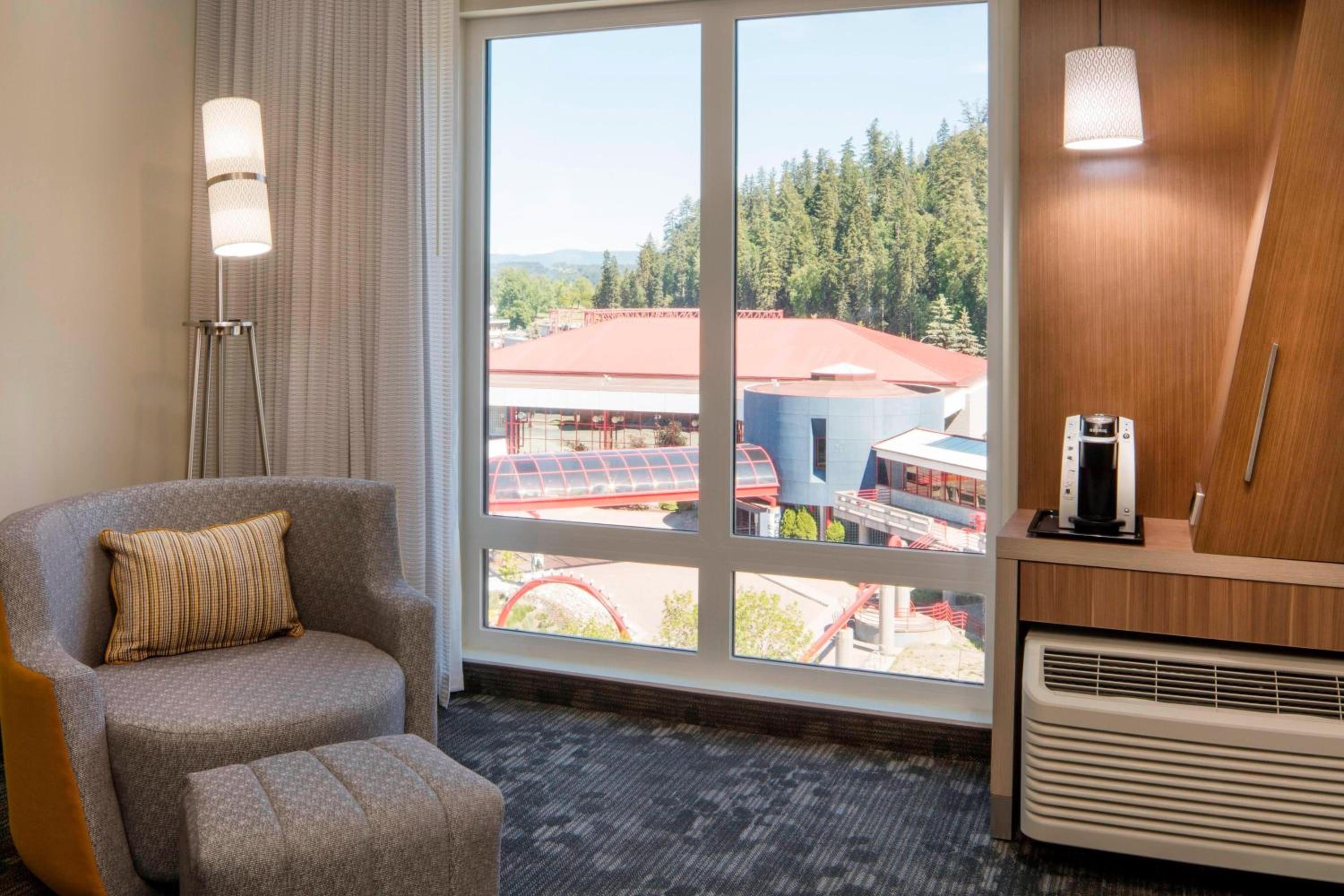 King Room with Sofa Bed and High Floor - Hearing Access photo 1
