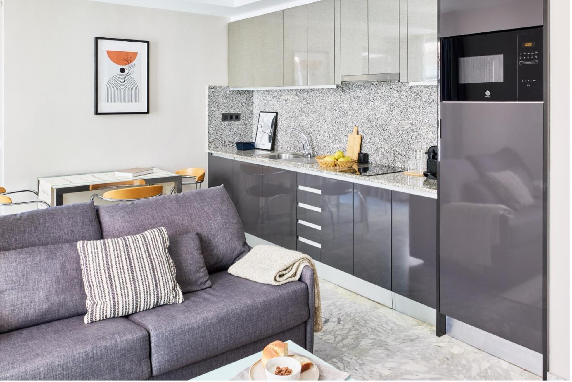 Superior One-Bedroom Apartment - Photo 8
