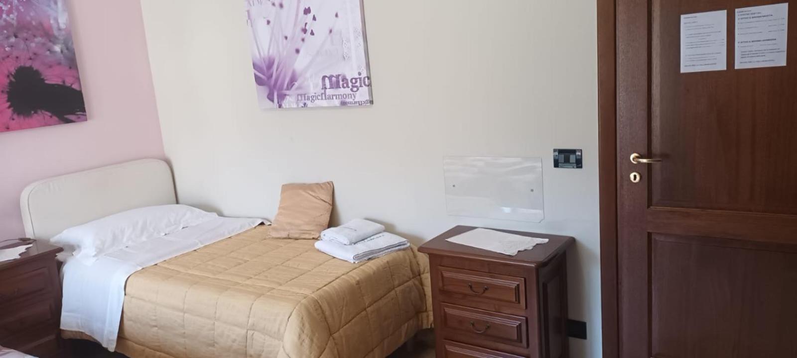 Triple Room with Private External Bathroom - Photo 10