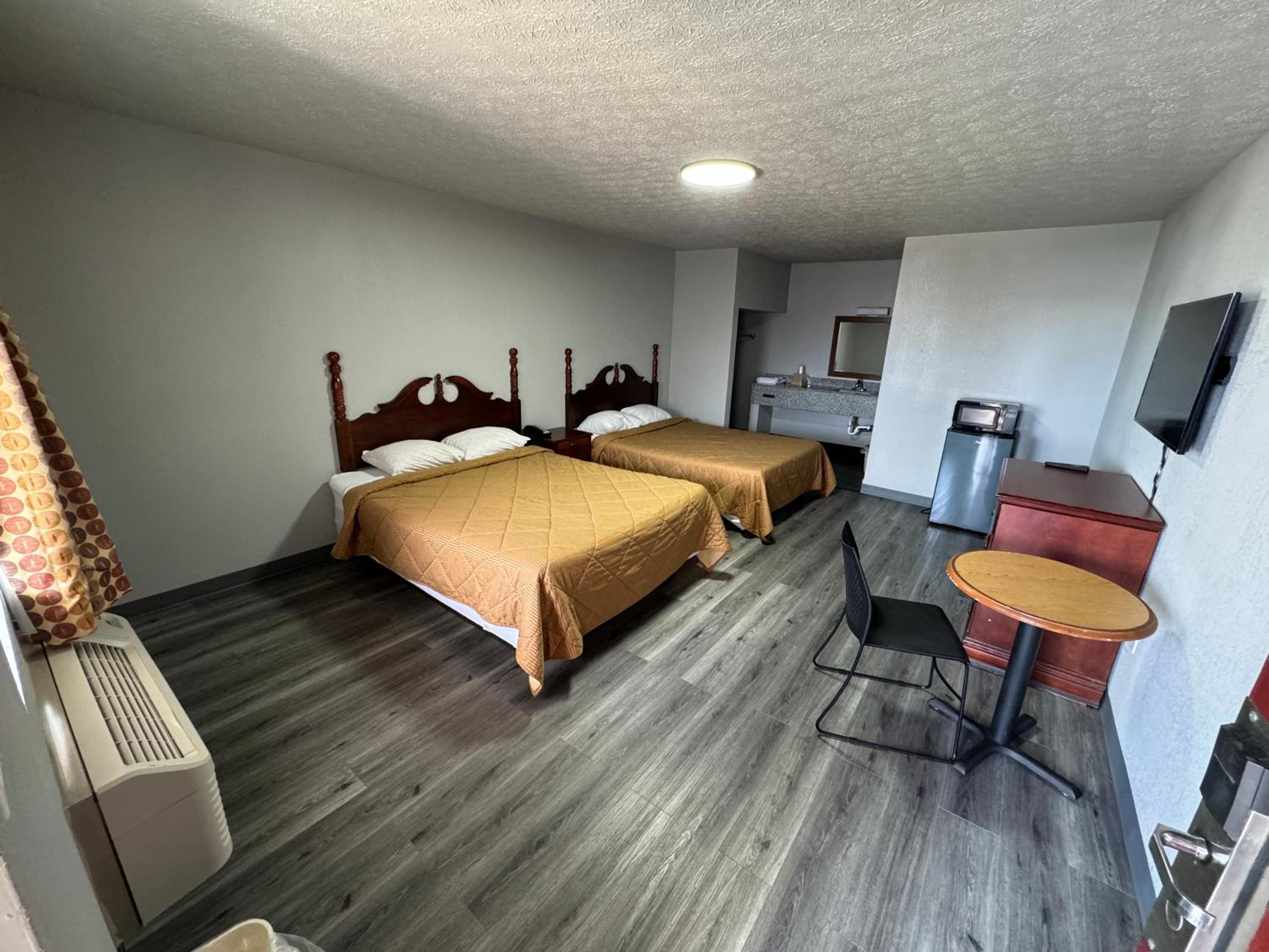 2 Double beds - Non Smoking photo 3