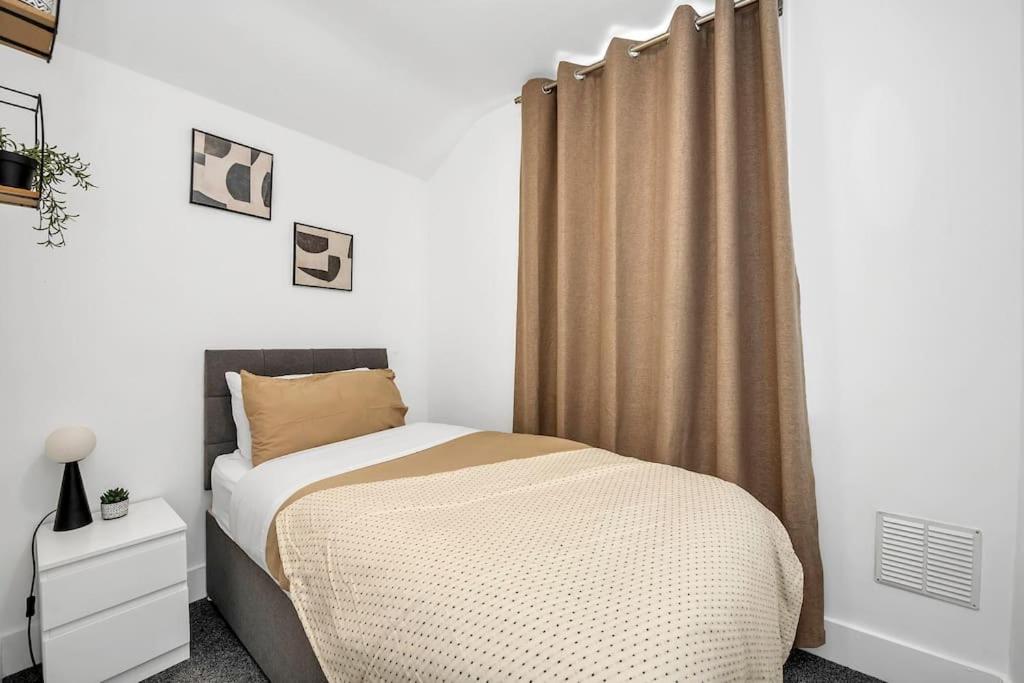 Four-Bedroom House photo 1