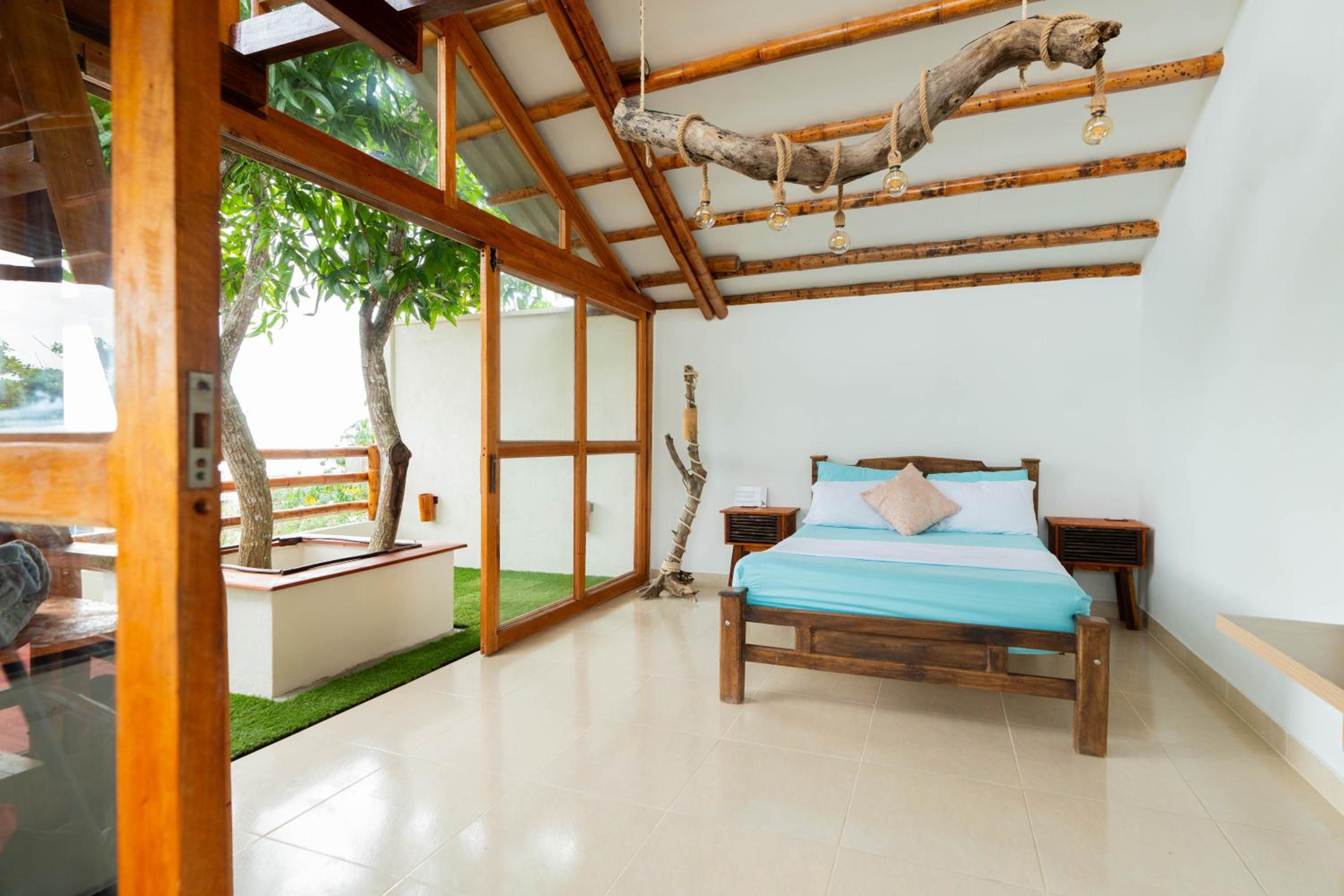 Deluxe Triple Room With Sea View photo 1