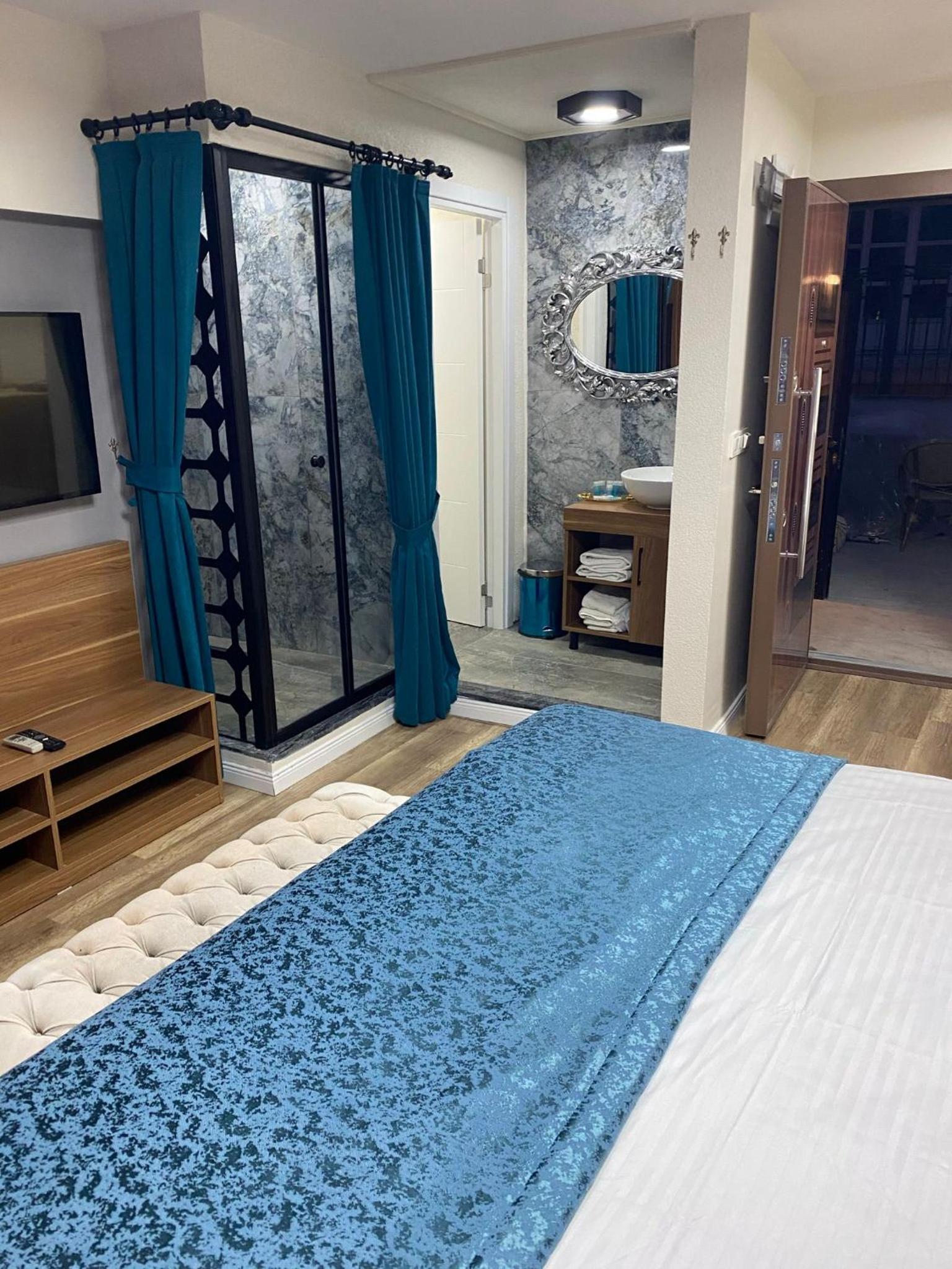 Deluxe Double Room with Sea View photo 3