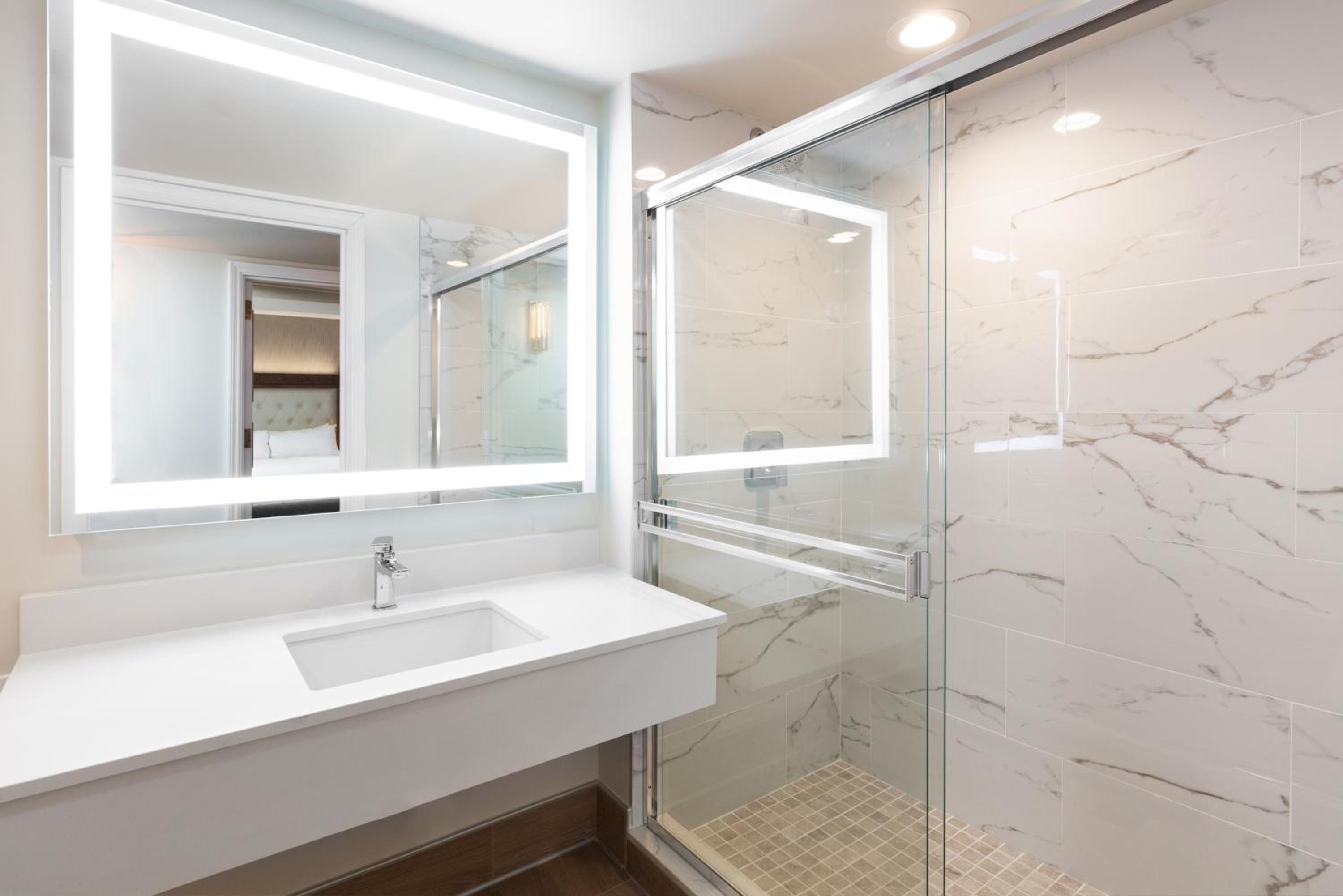 Luxe One Bedroom Queen Suite