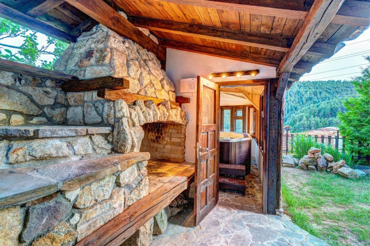Double or Twin Room with Balcony photo 2