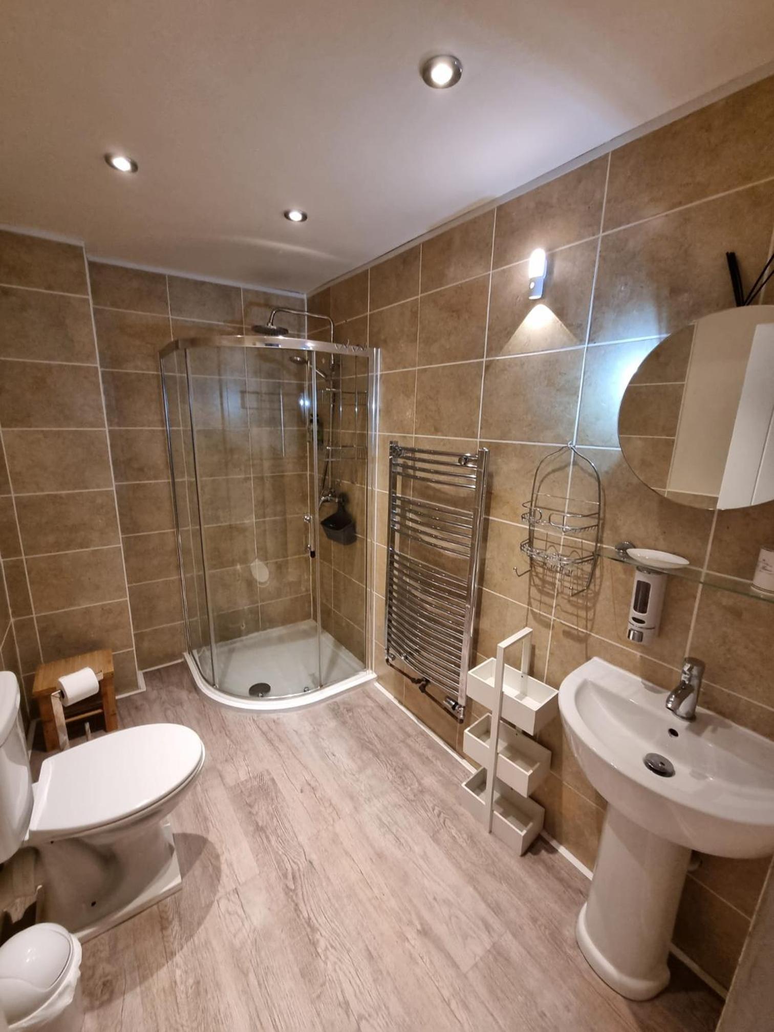 Double Room with Private Bathroom - Photo 2