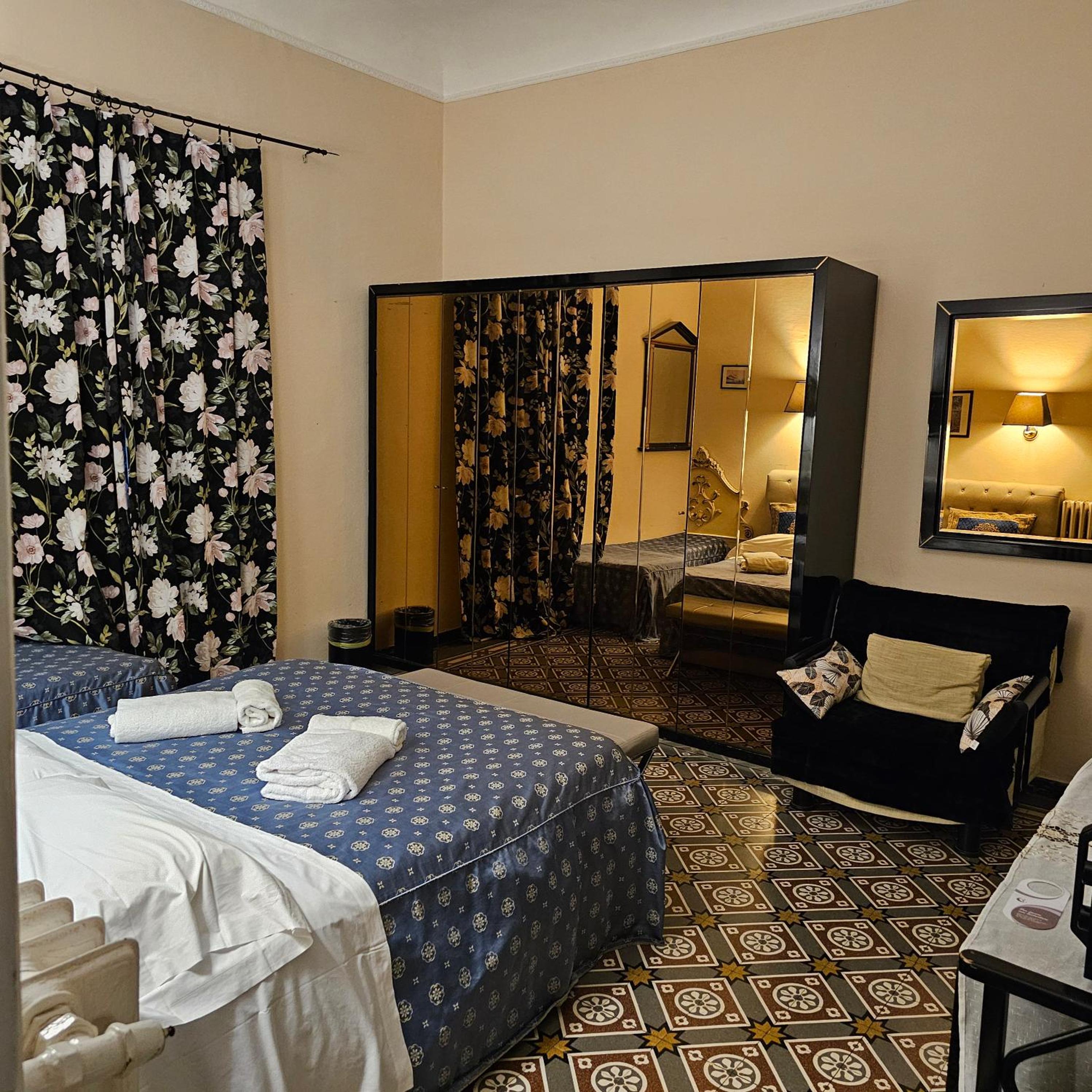 Quadruple Room with Private Bathroom photo 3