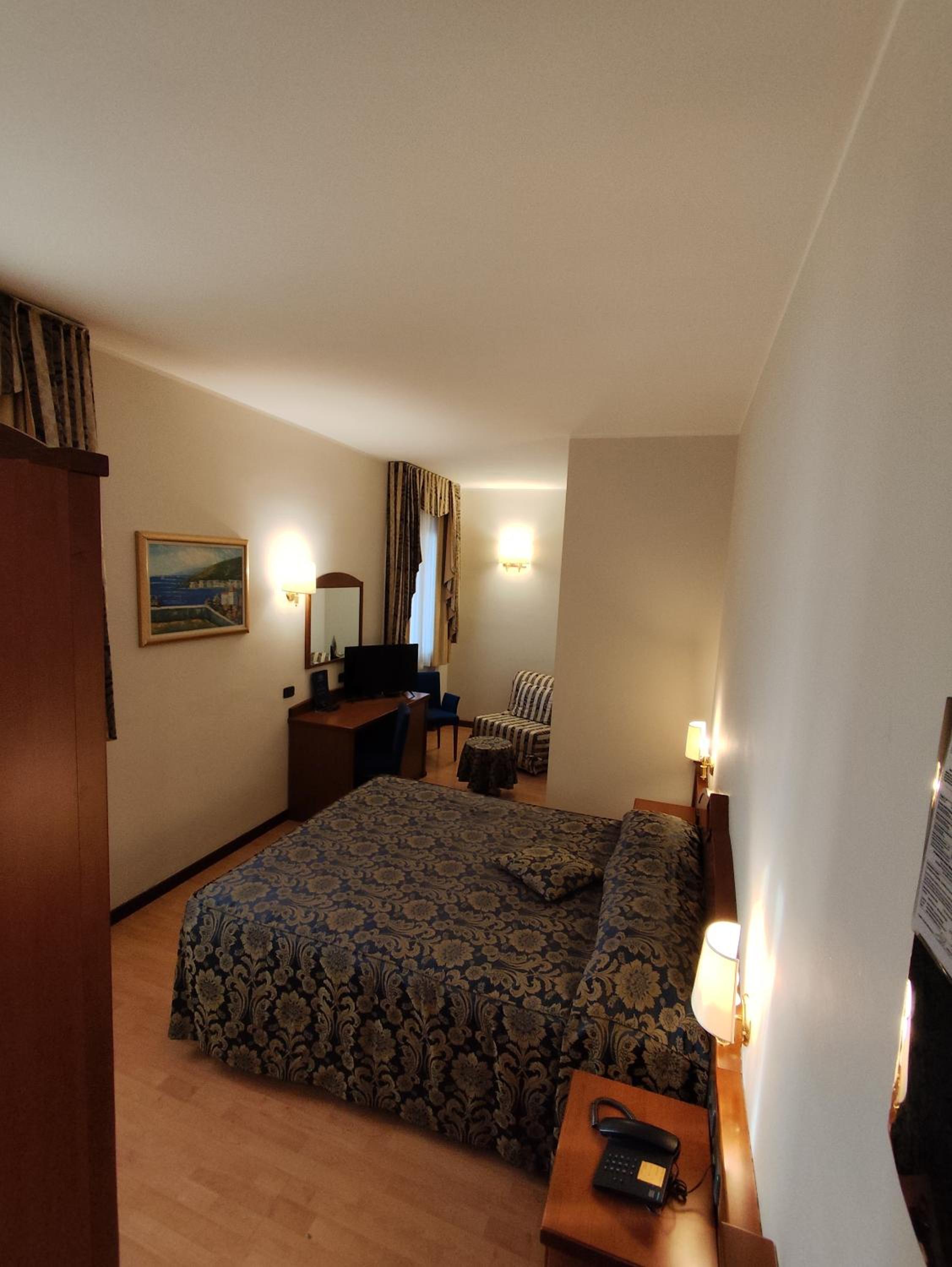 Double Room - Photo 1
